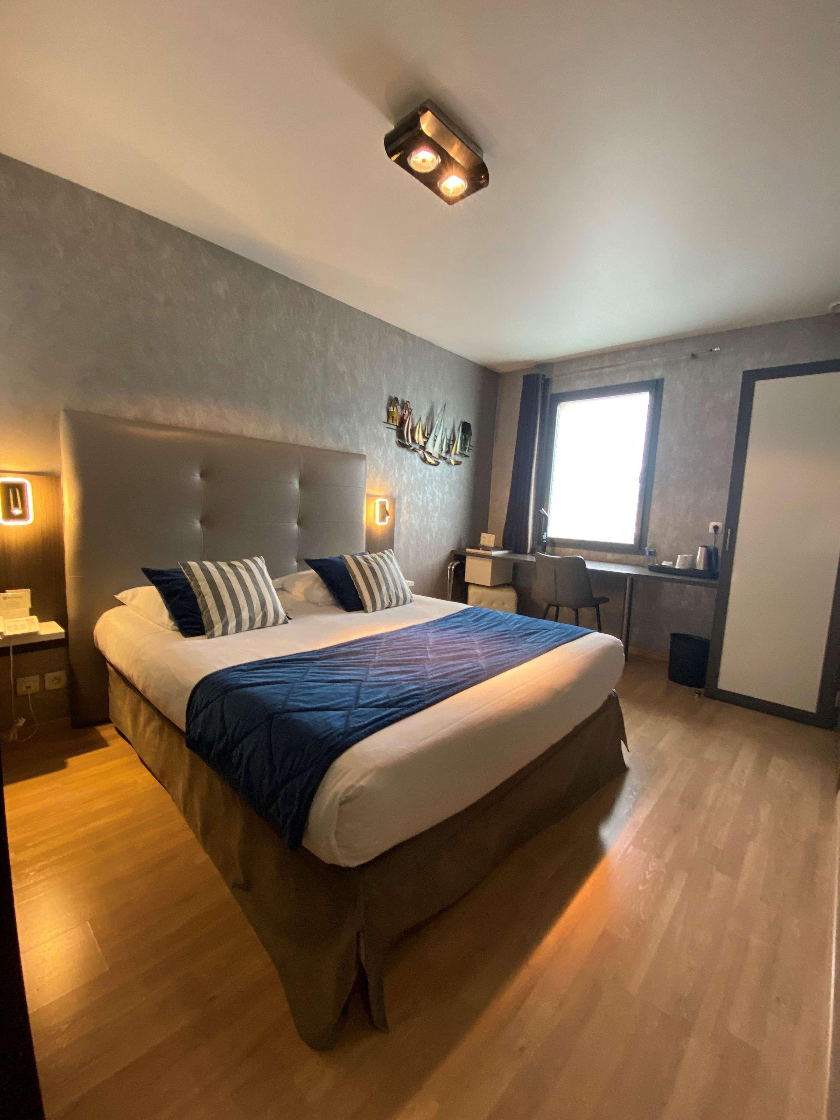 Double Queen Bed Non Smoking