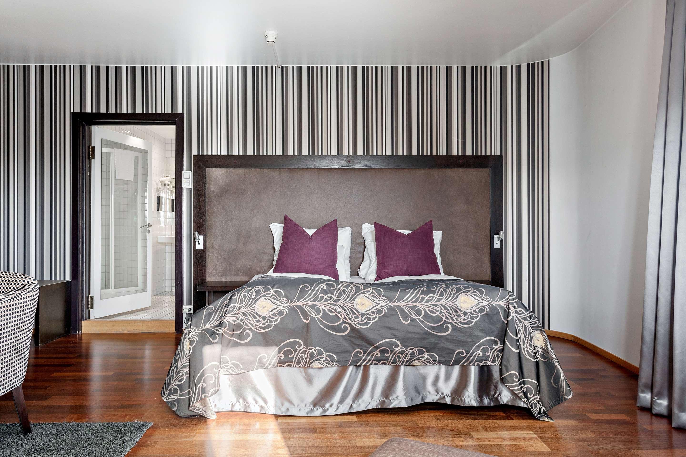 Junior Suite King Size Bed