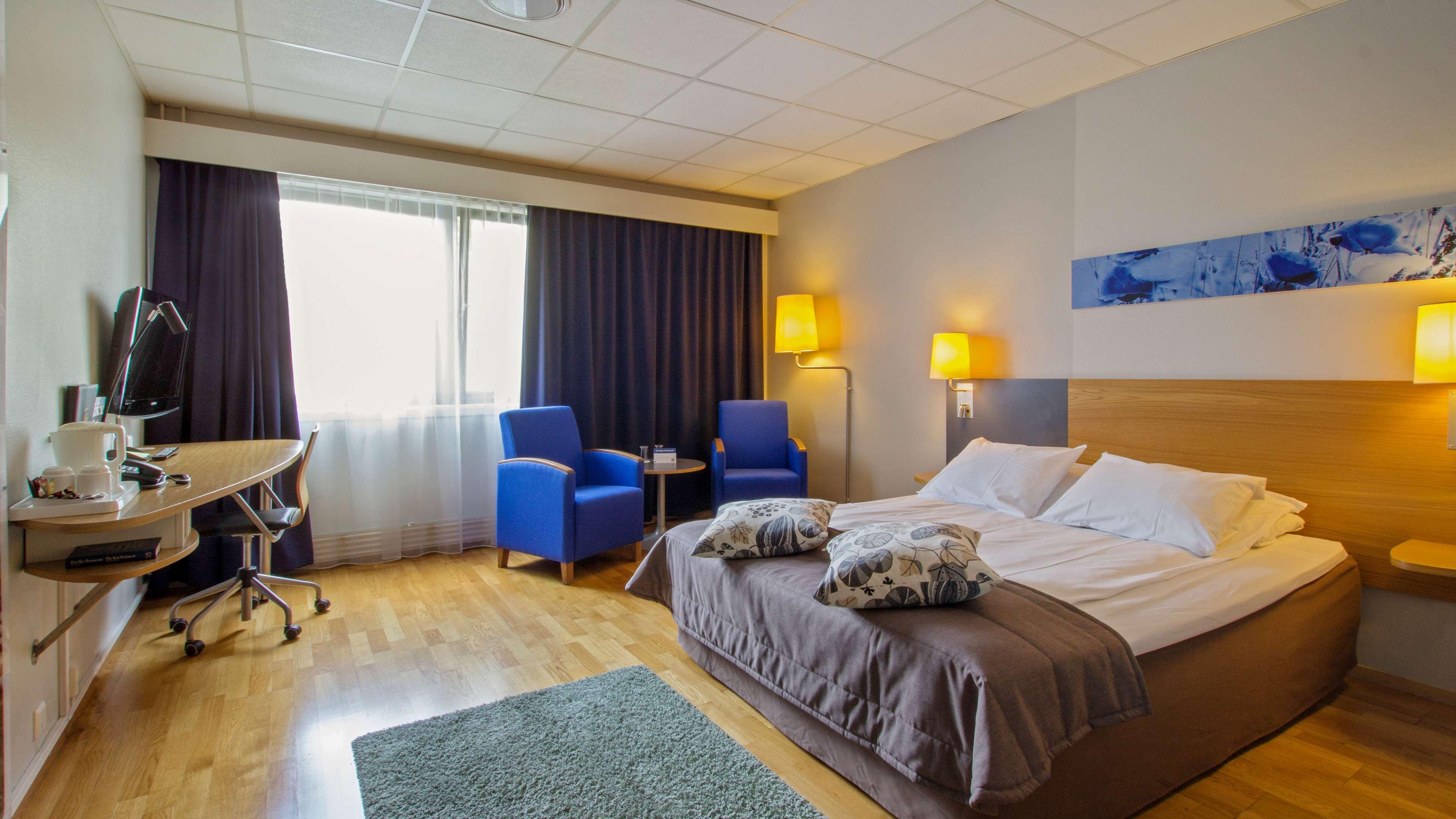 Quadruple Queen Bed Non Smoking