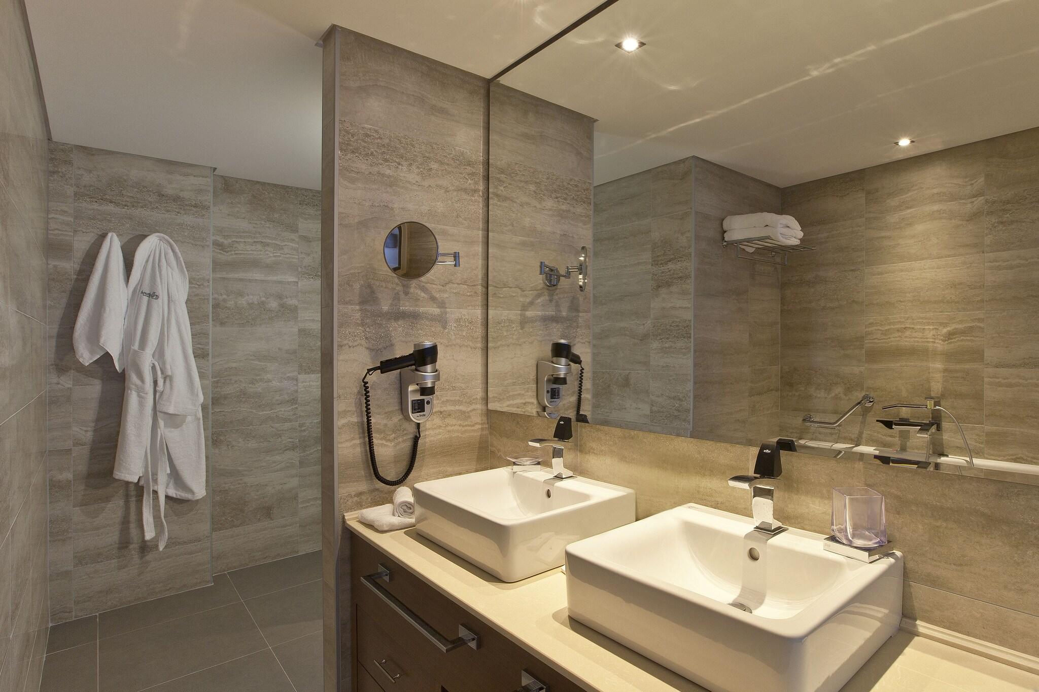 Suite with Private Pool