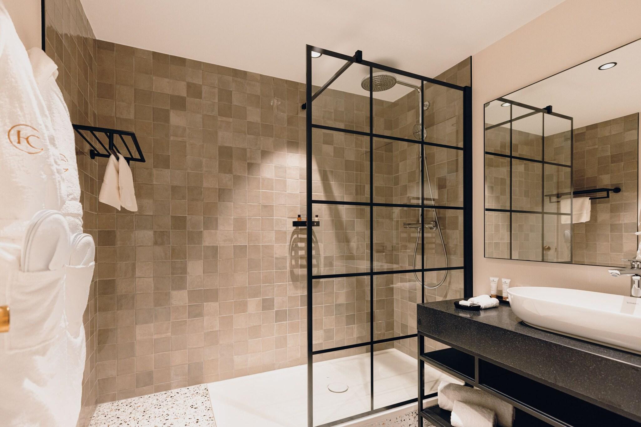 Double Queen Size Bed