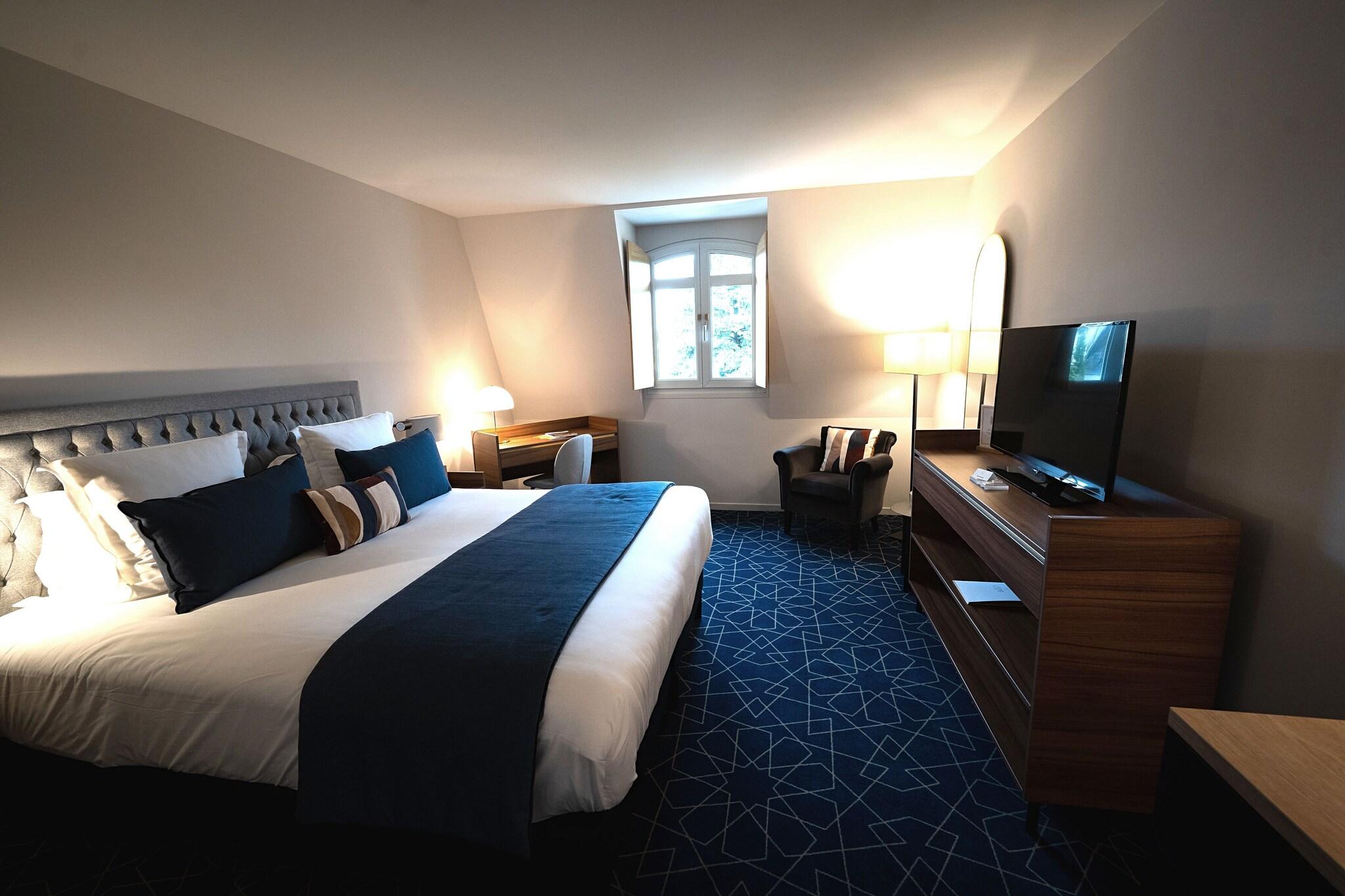 Double or Twin Queen Size Bed