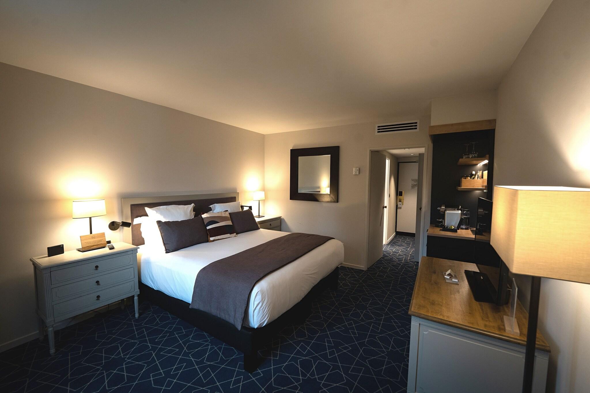 Double or Twin Queen Size Bed