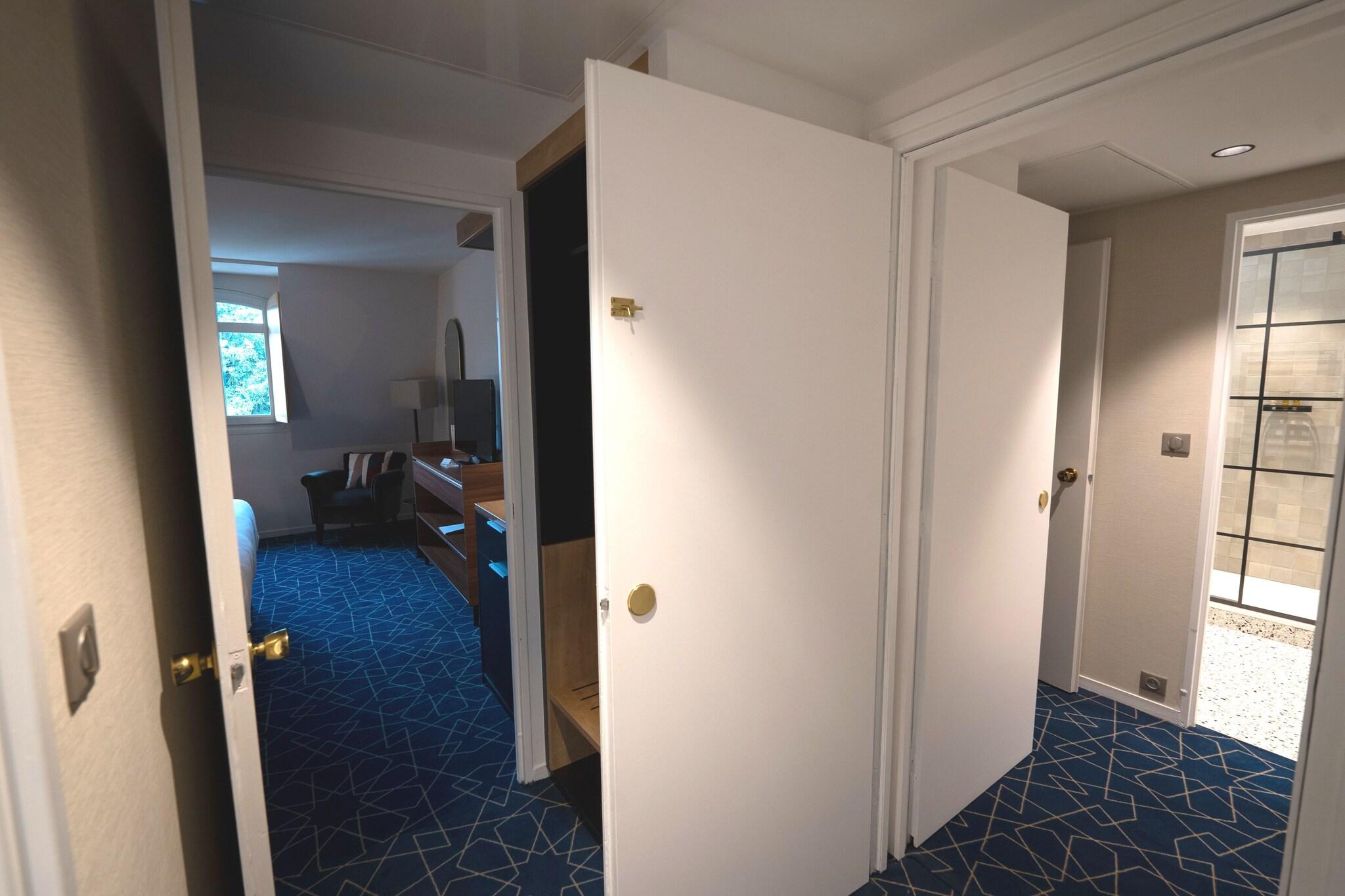 Double or Twin Queen Size Bed