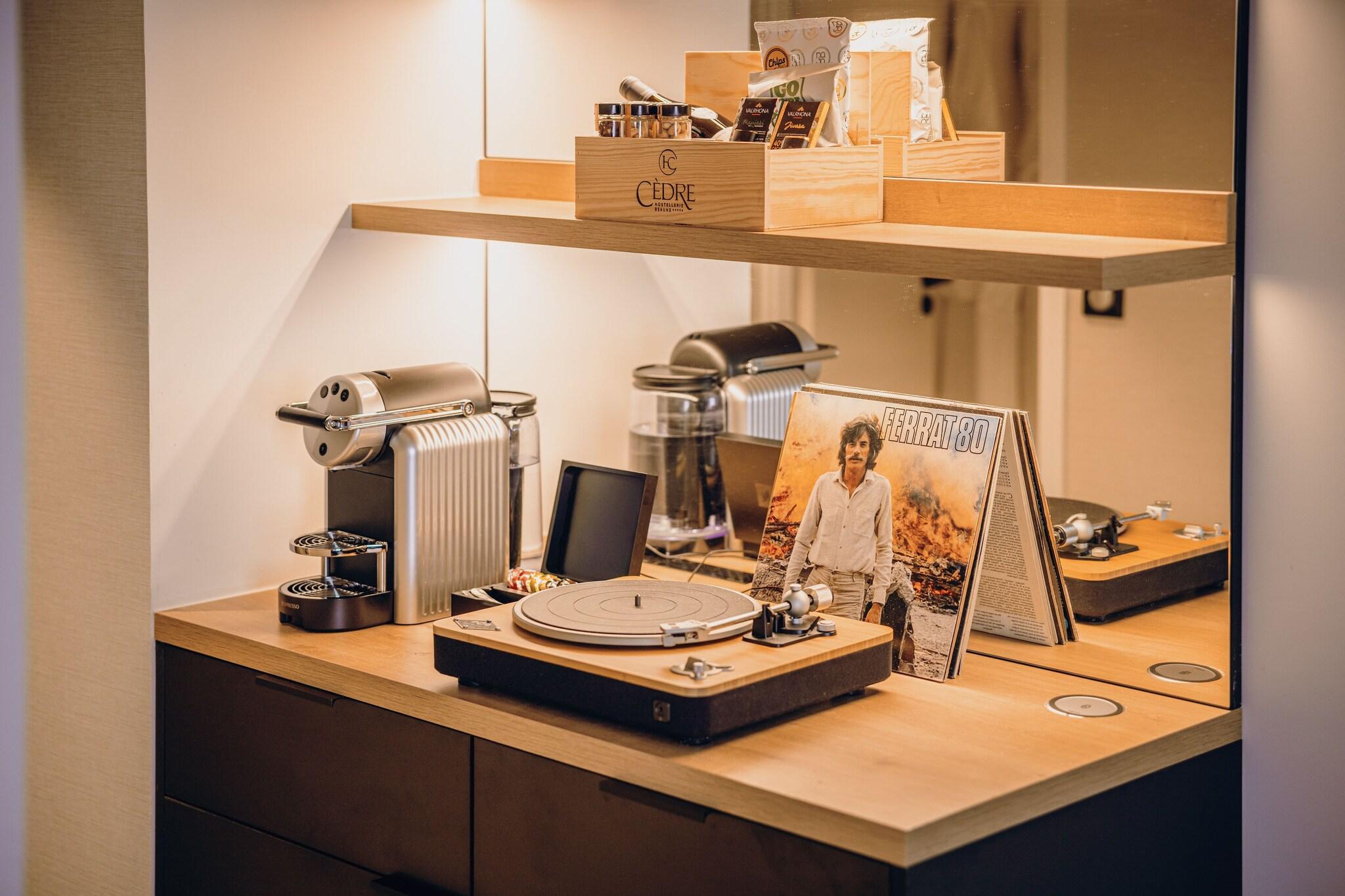 Junior Suite King Size Bed