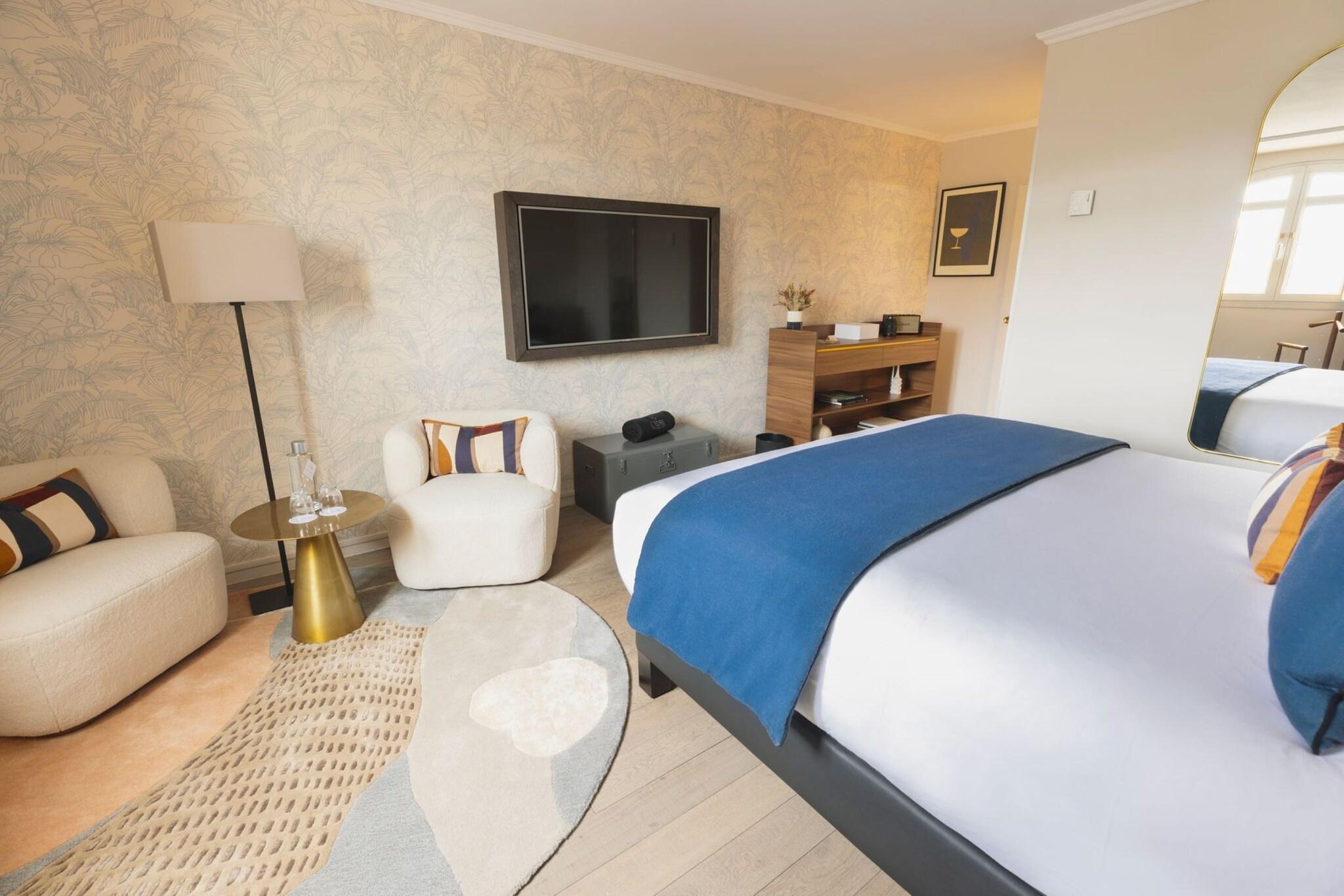 Double King Size Bed