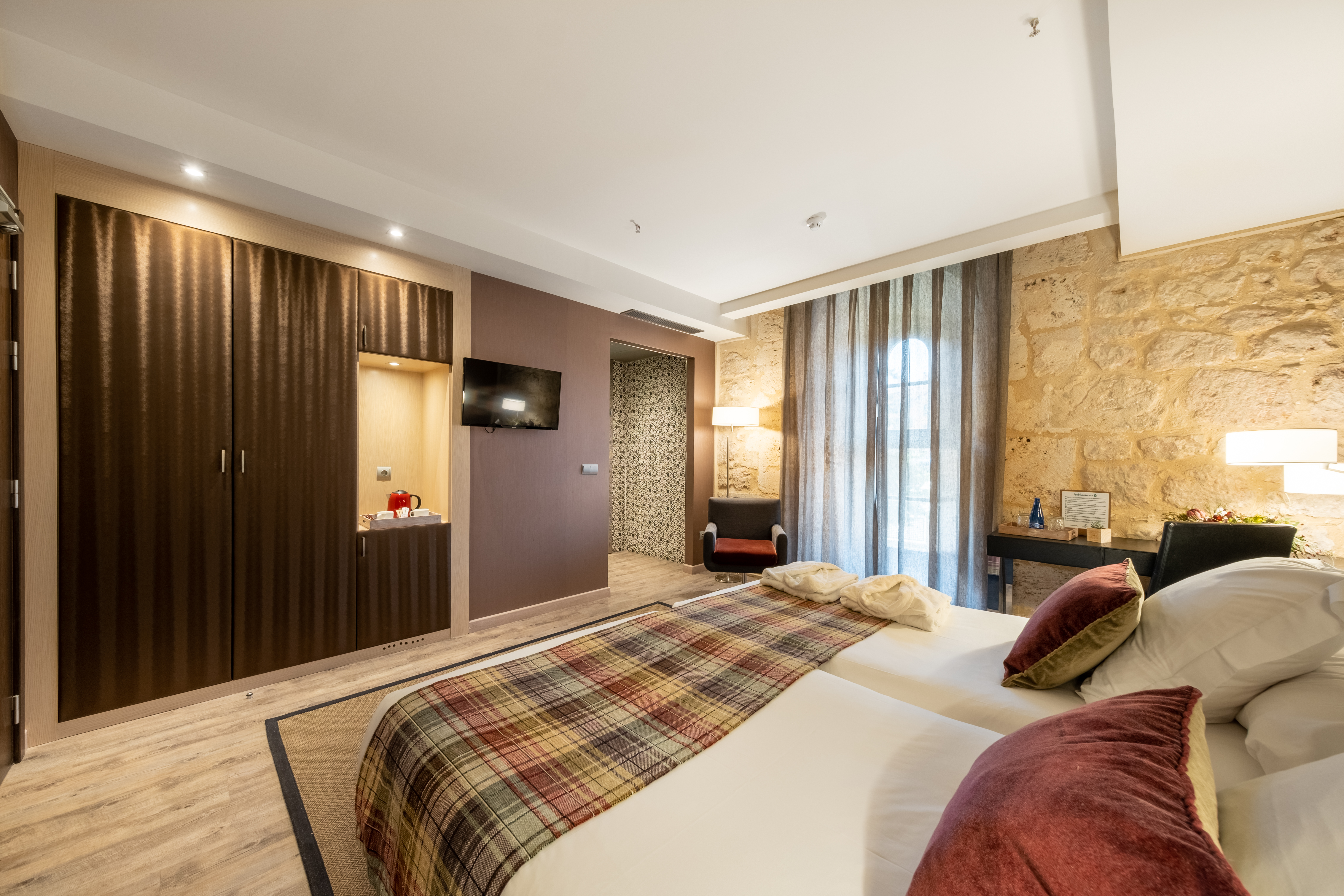 Double or Twin Standard