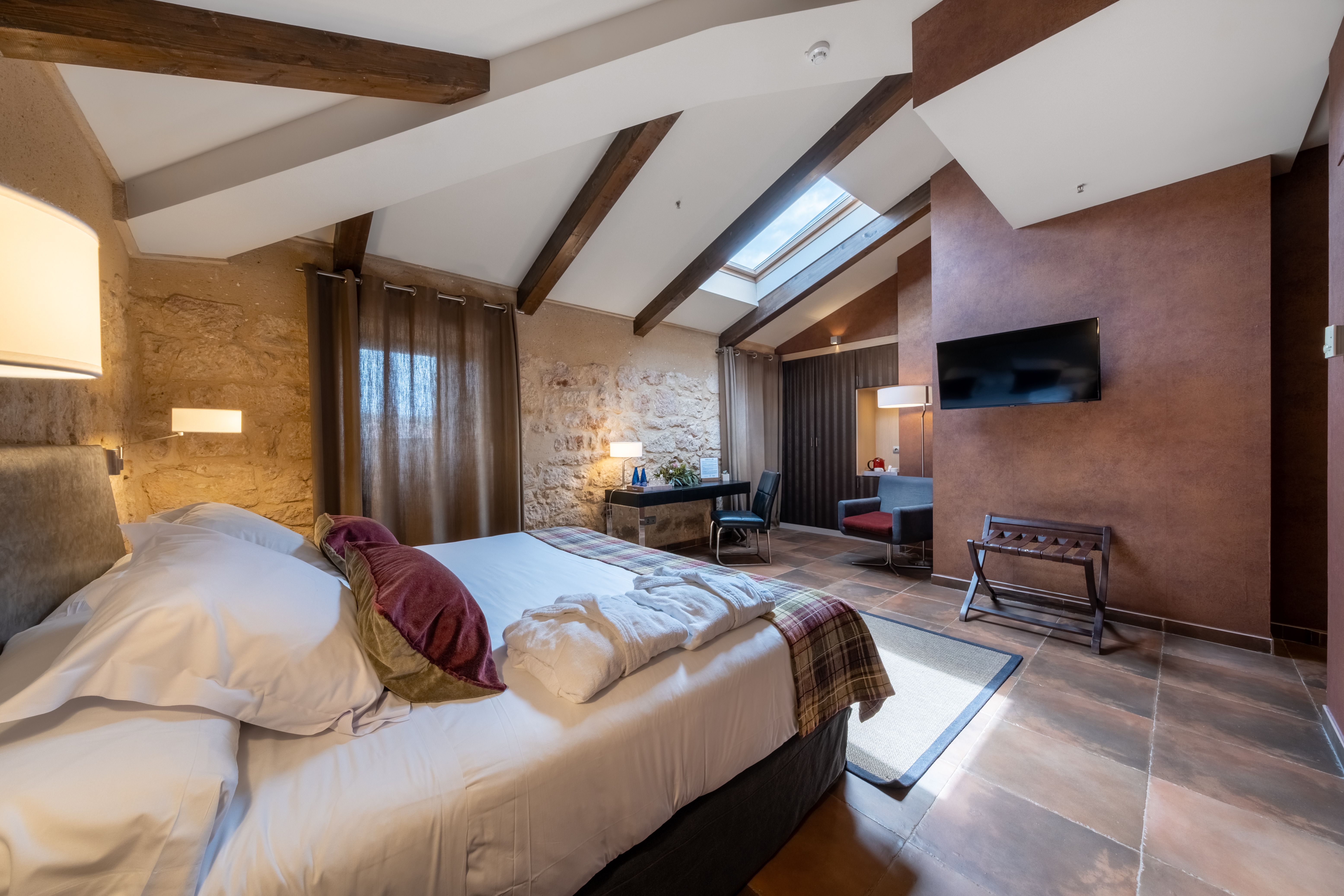 Double or Twin Superior