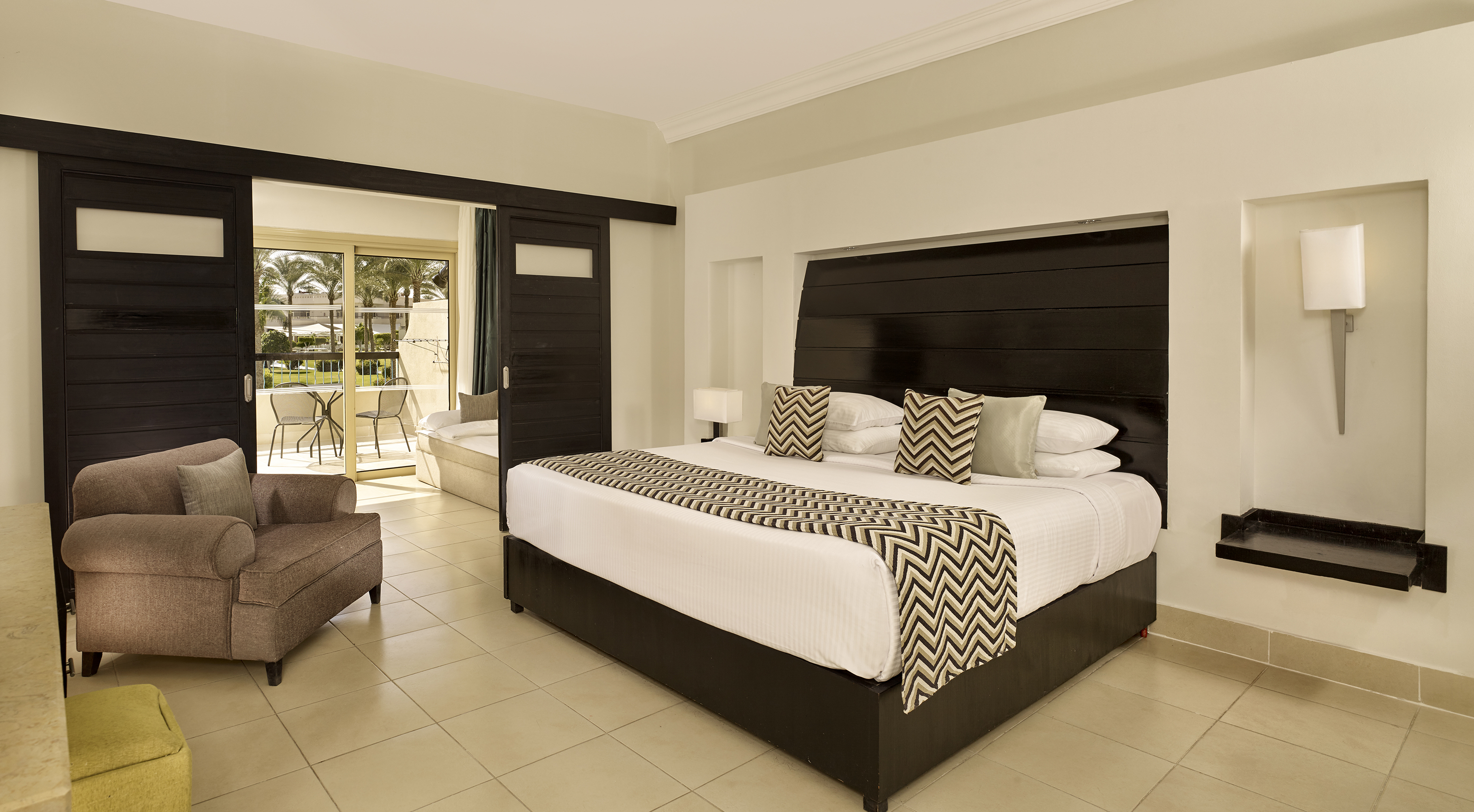 Family Room Capacity 3