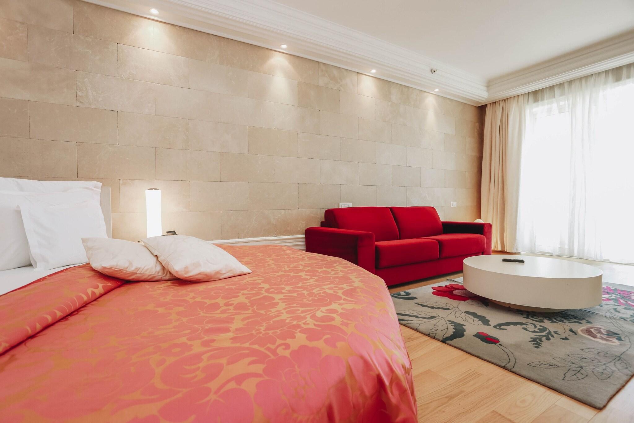 Studio King Size Bed