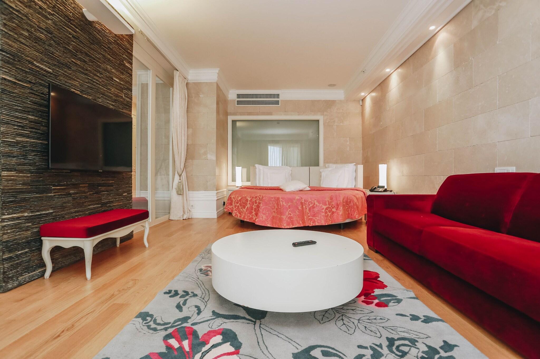 Studio King Size Bed