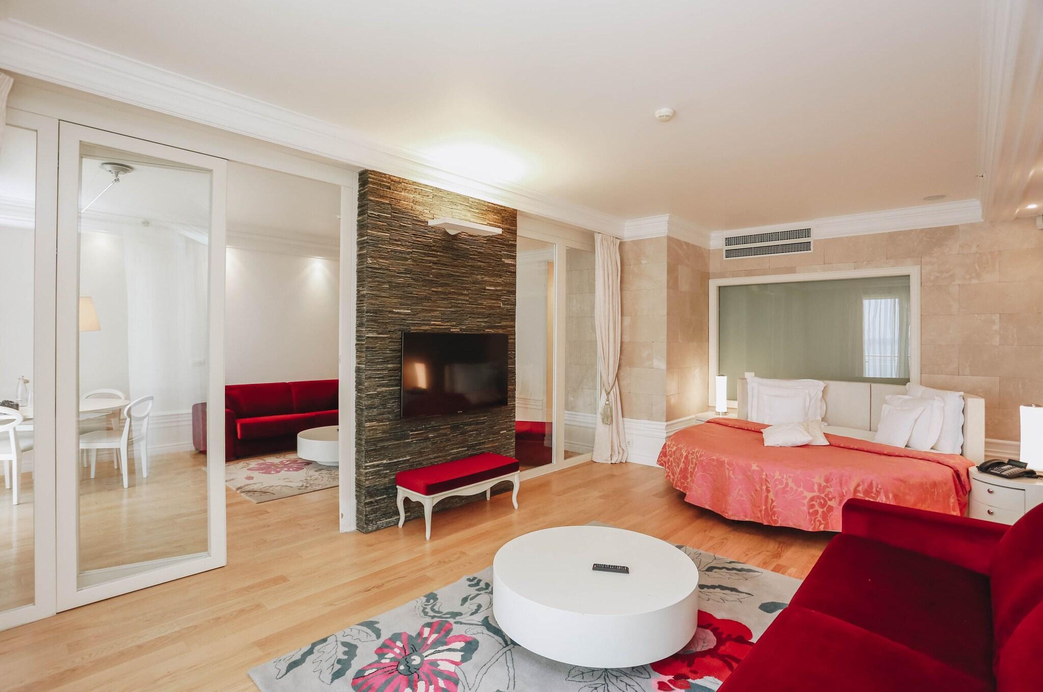 Studio King Size Bed