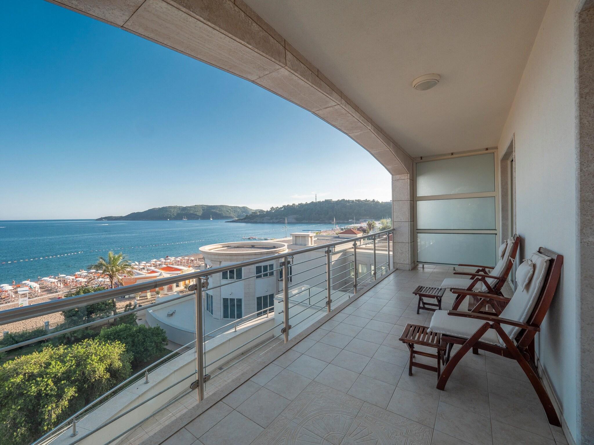 Studio King Size Bed