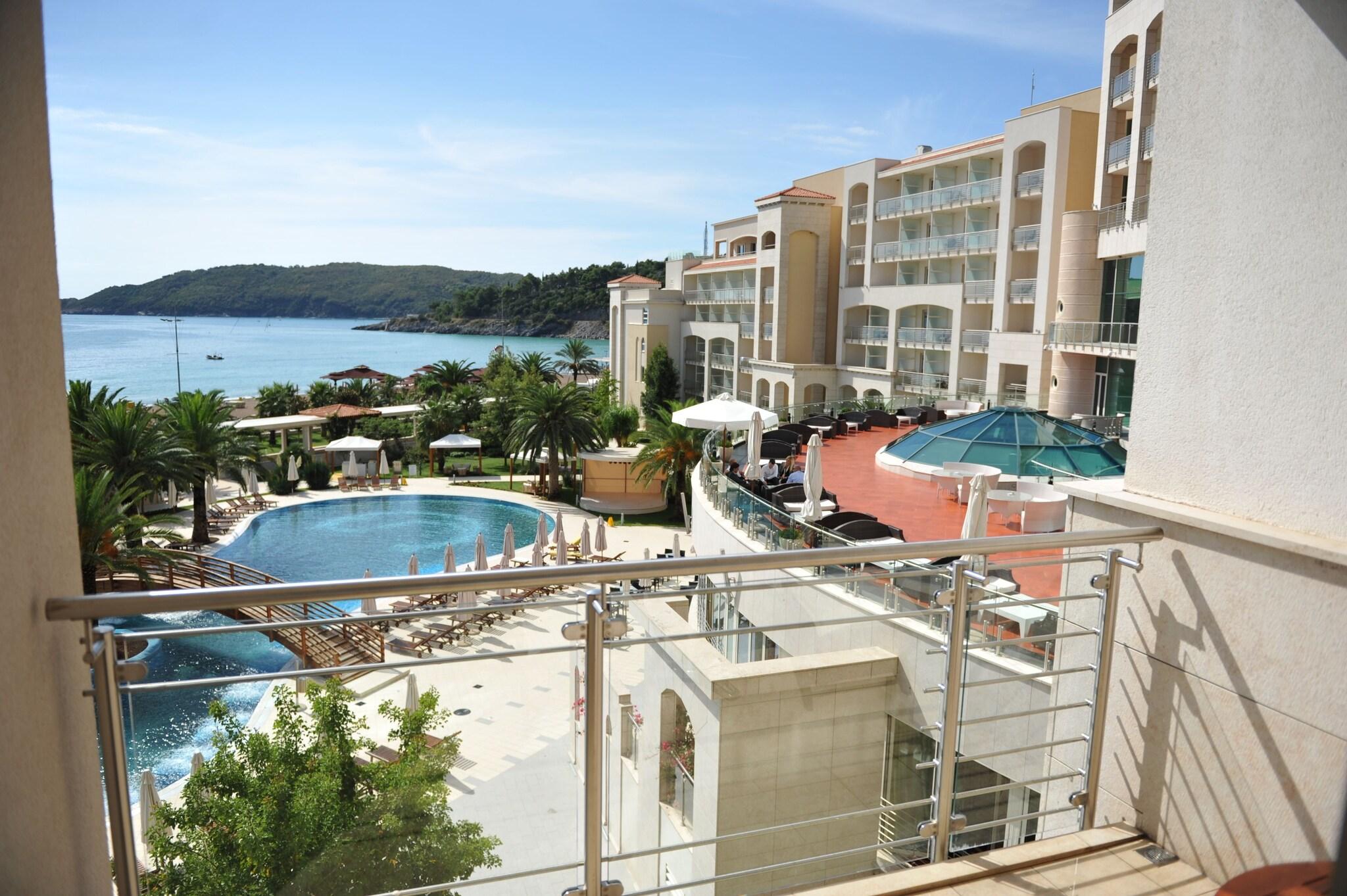 Junior Suite King Size Bed