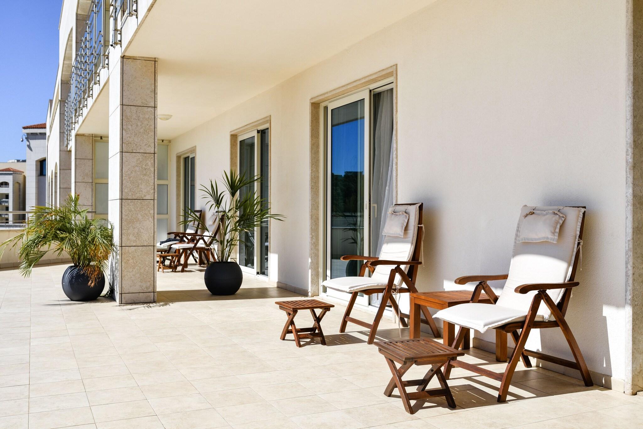 Suite Deluxe Queen Bed