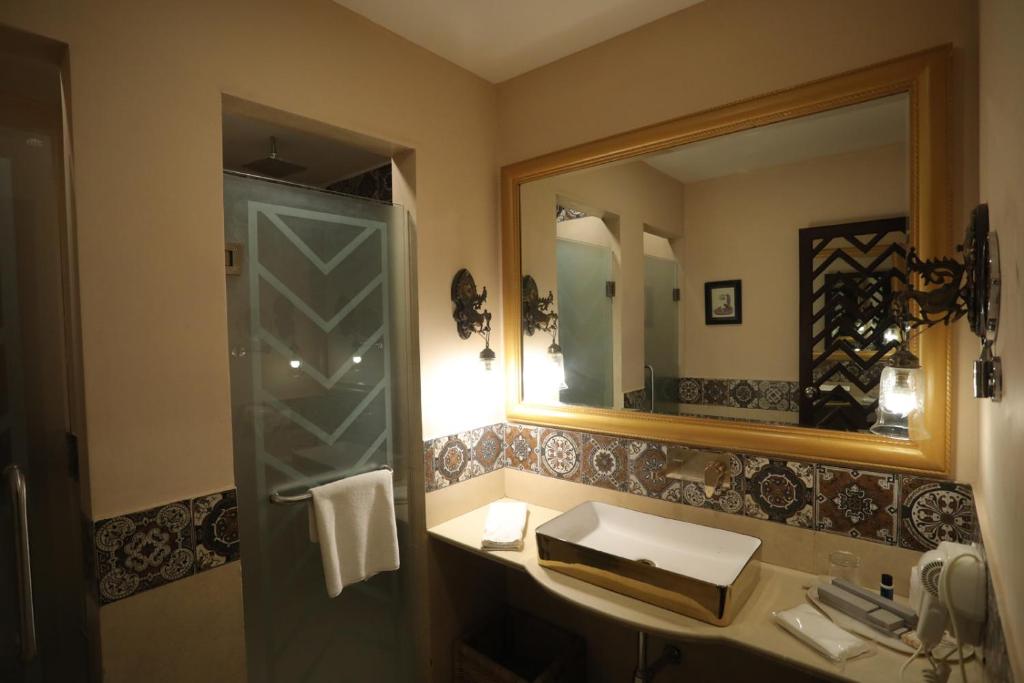 Double Queen Size Bed