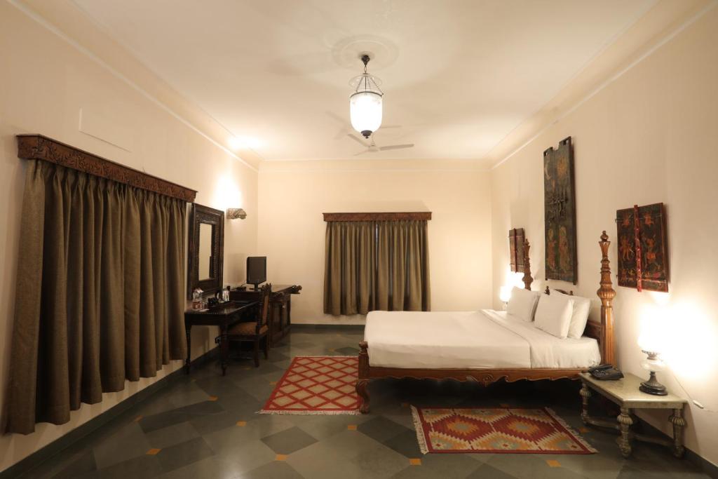 Double King Size Bed