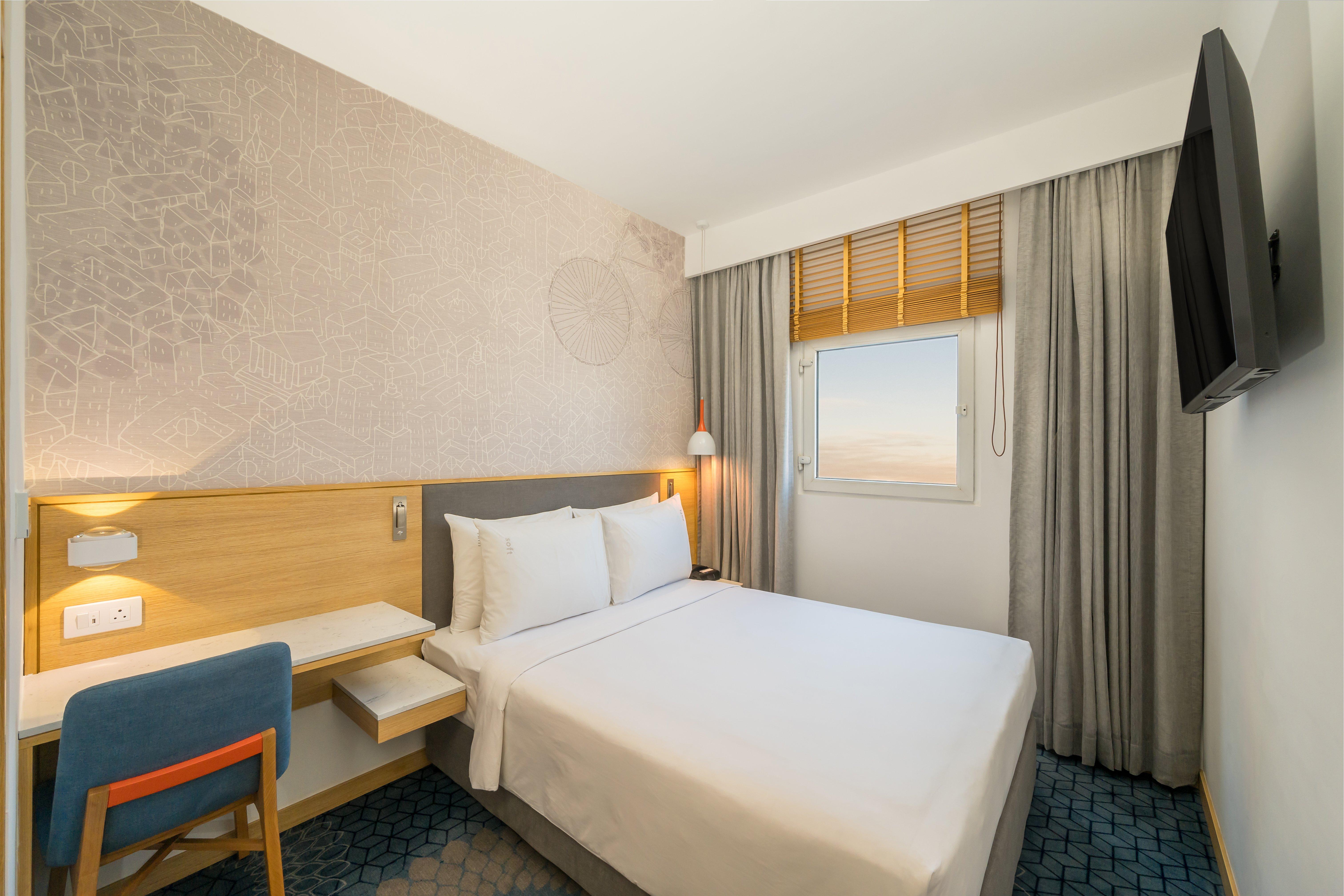 Double Queen Size Bed