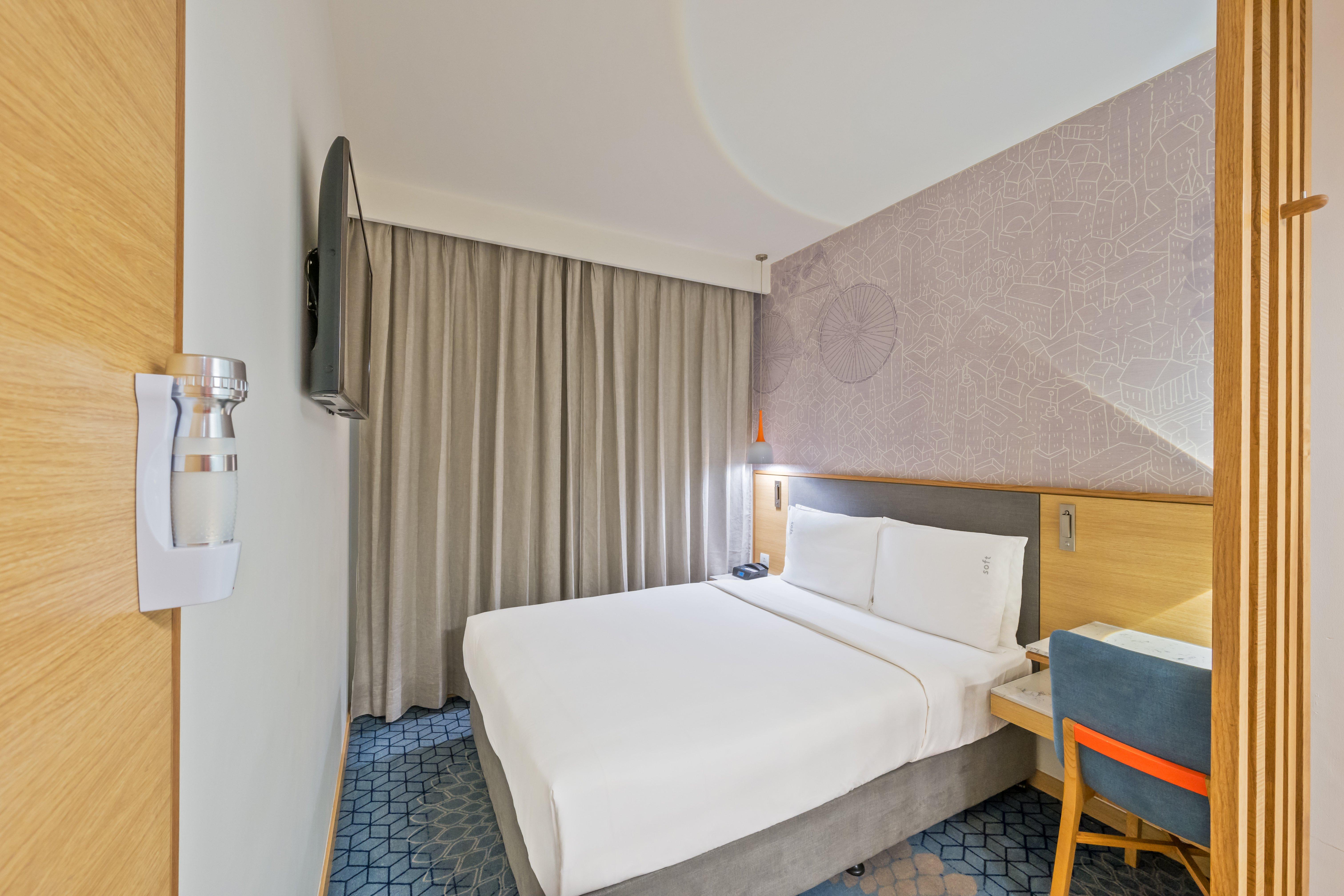 Double Queen Size Bed