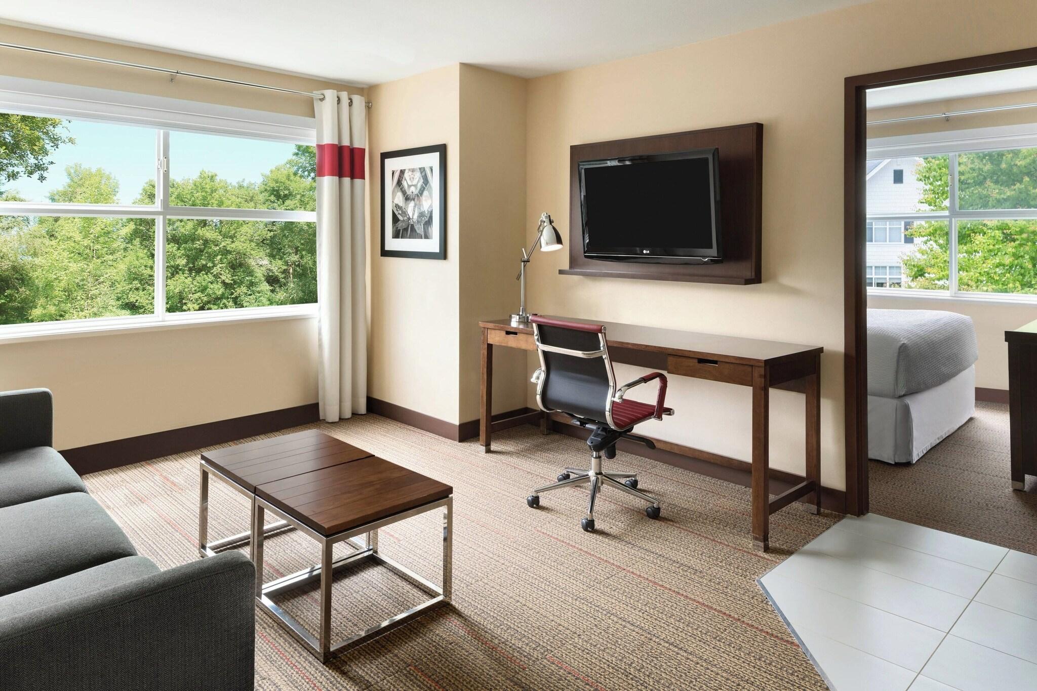 Suite Queen Size Bed