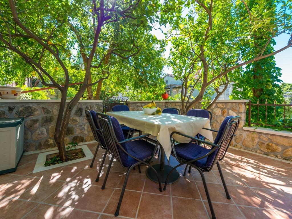 Apartment Capacity 6