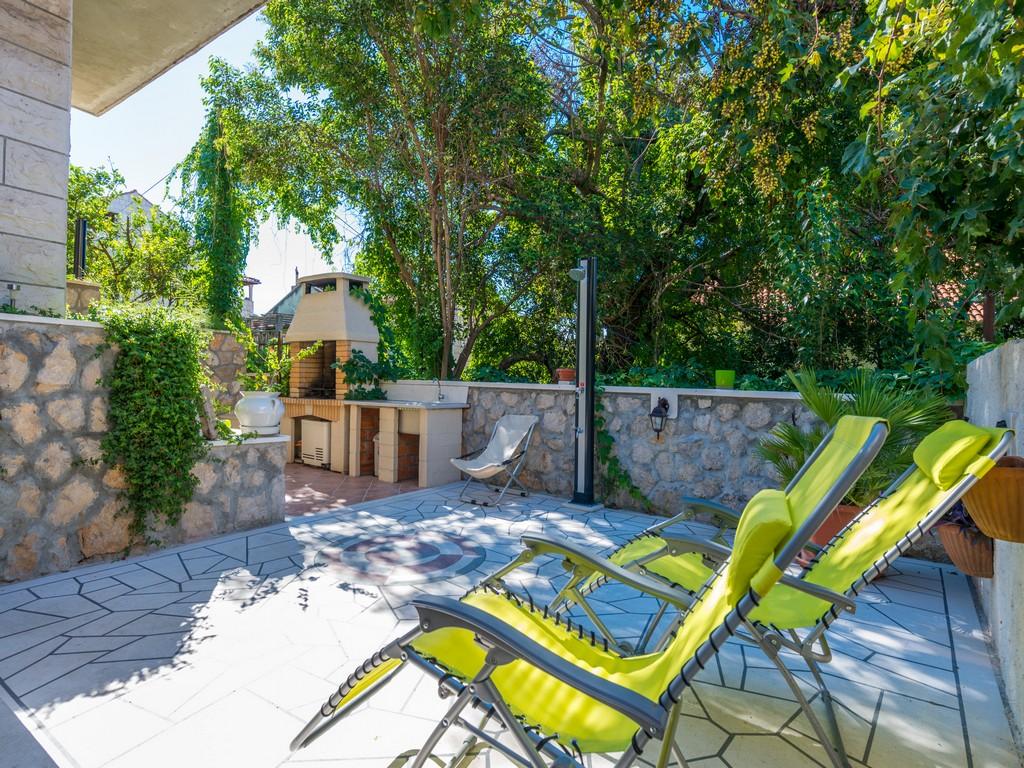 Apartment Capacity 4