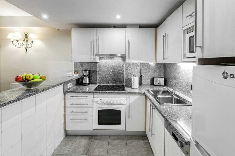 Apartment Capacity 8 Three Bedrooms