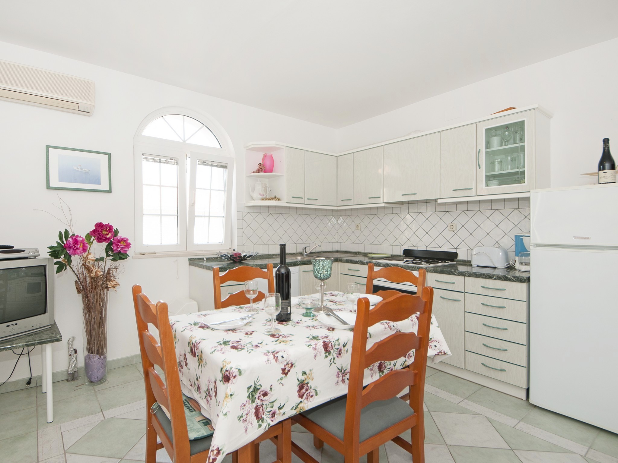 Apartment Capacity 6