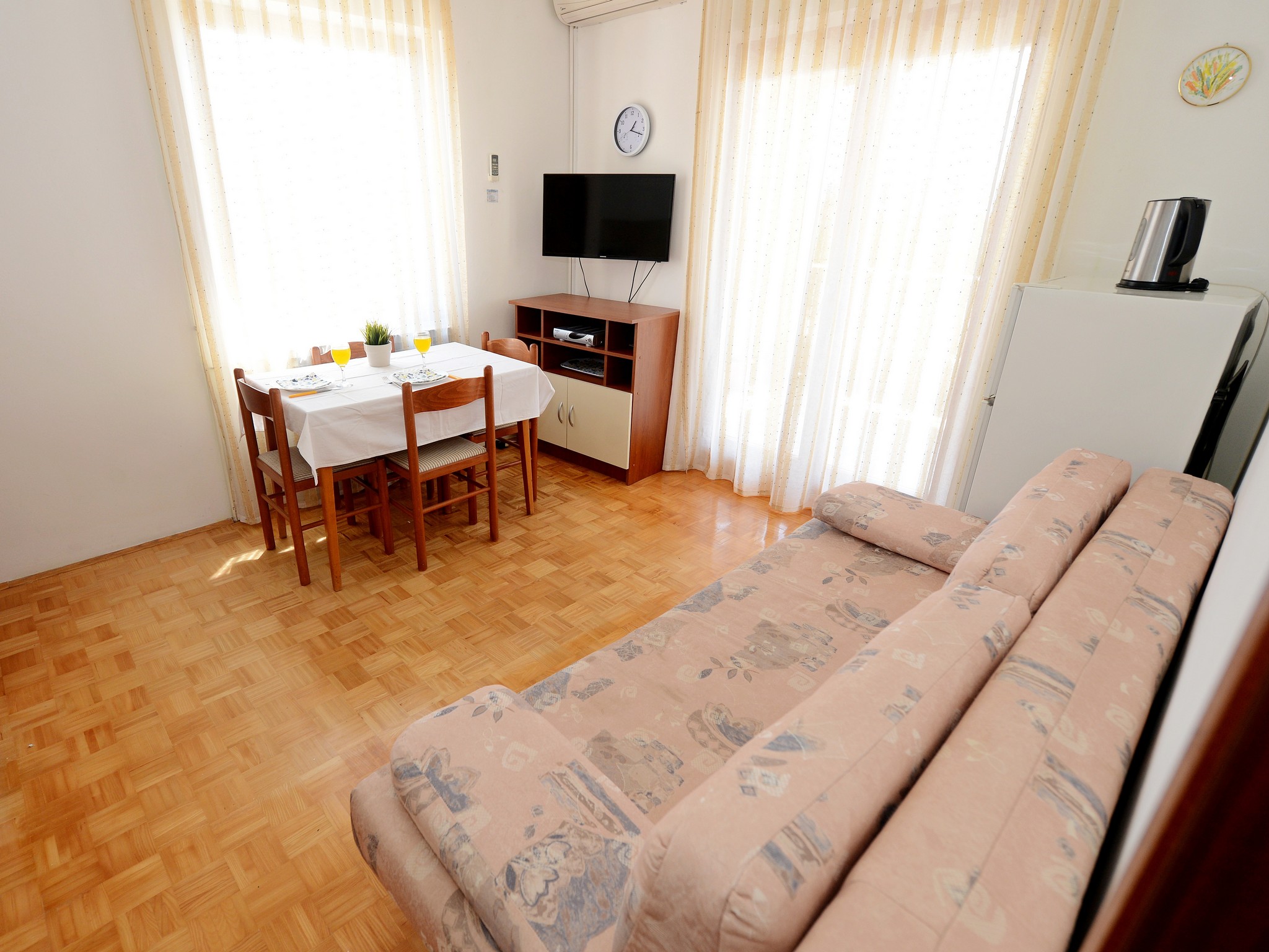 Apartment Capacity 4