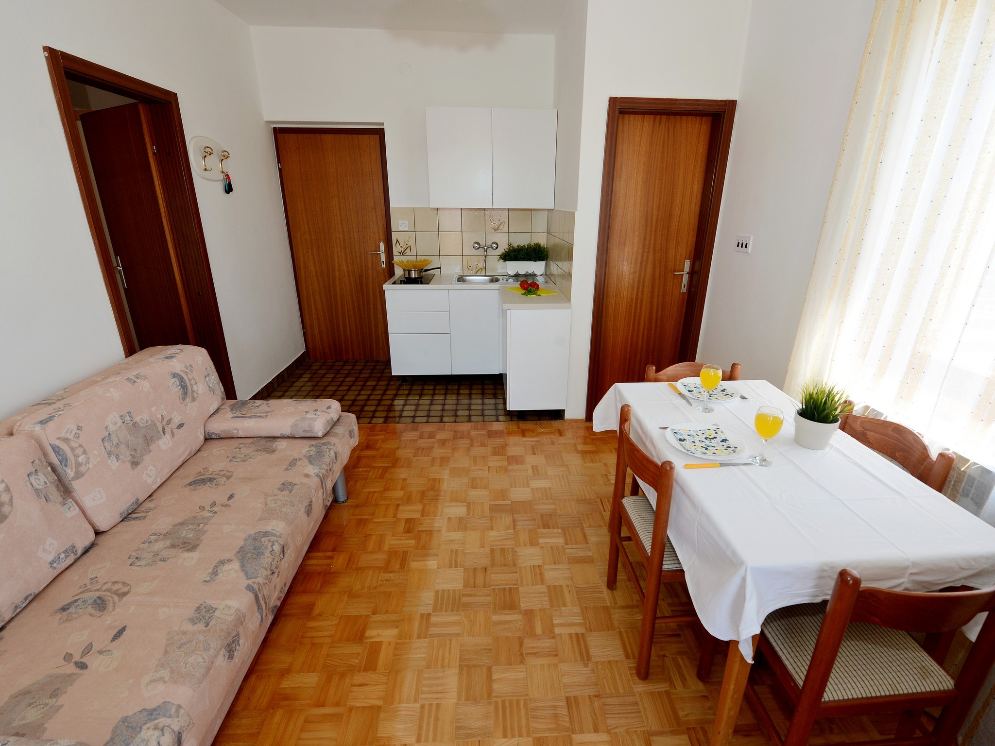 Apartment Capacity 4