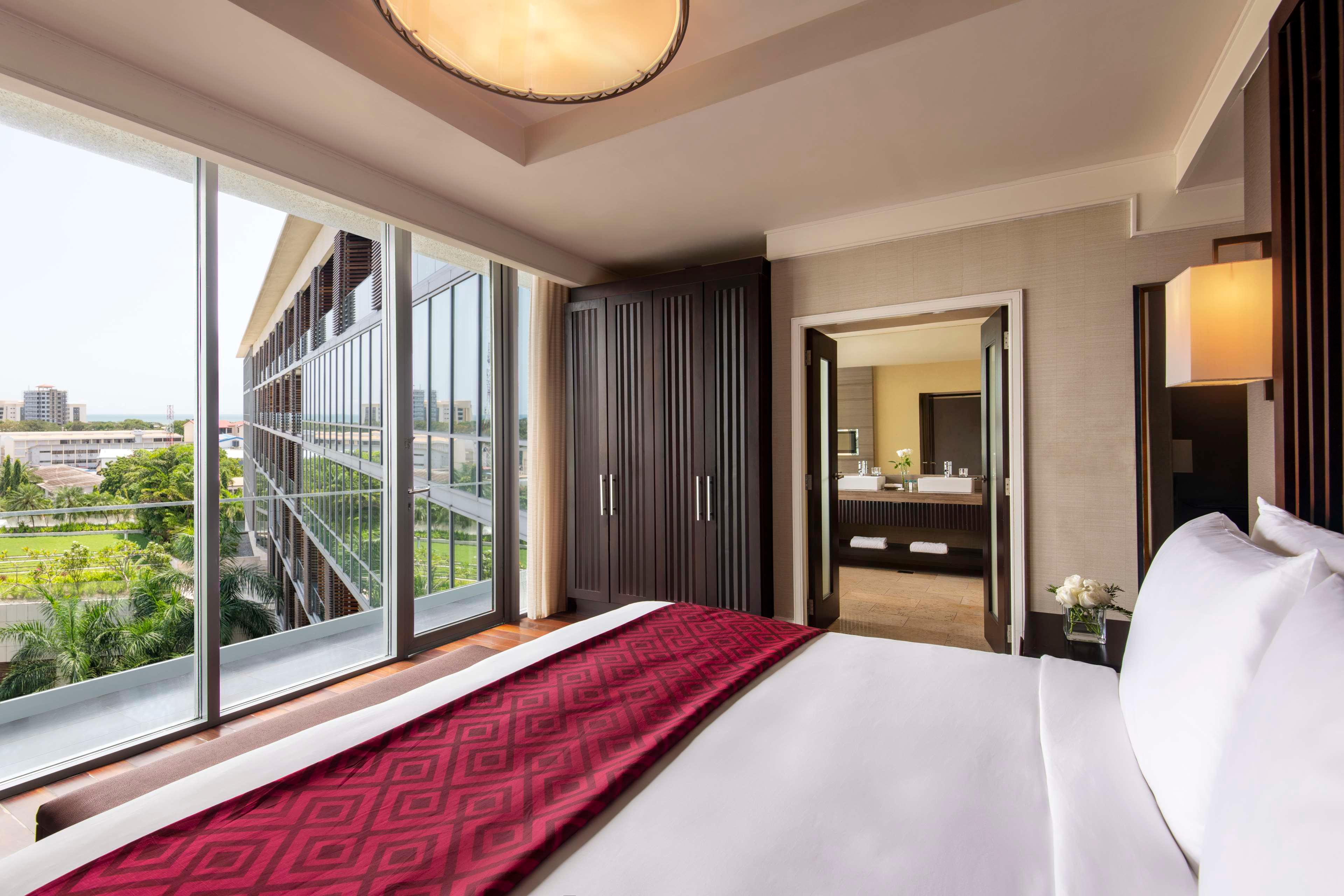 Junior Suite Pool View