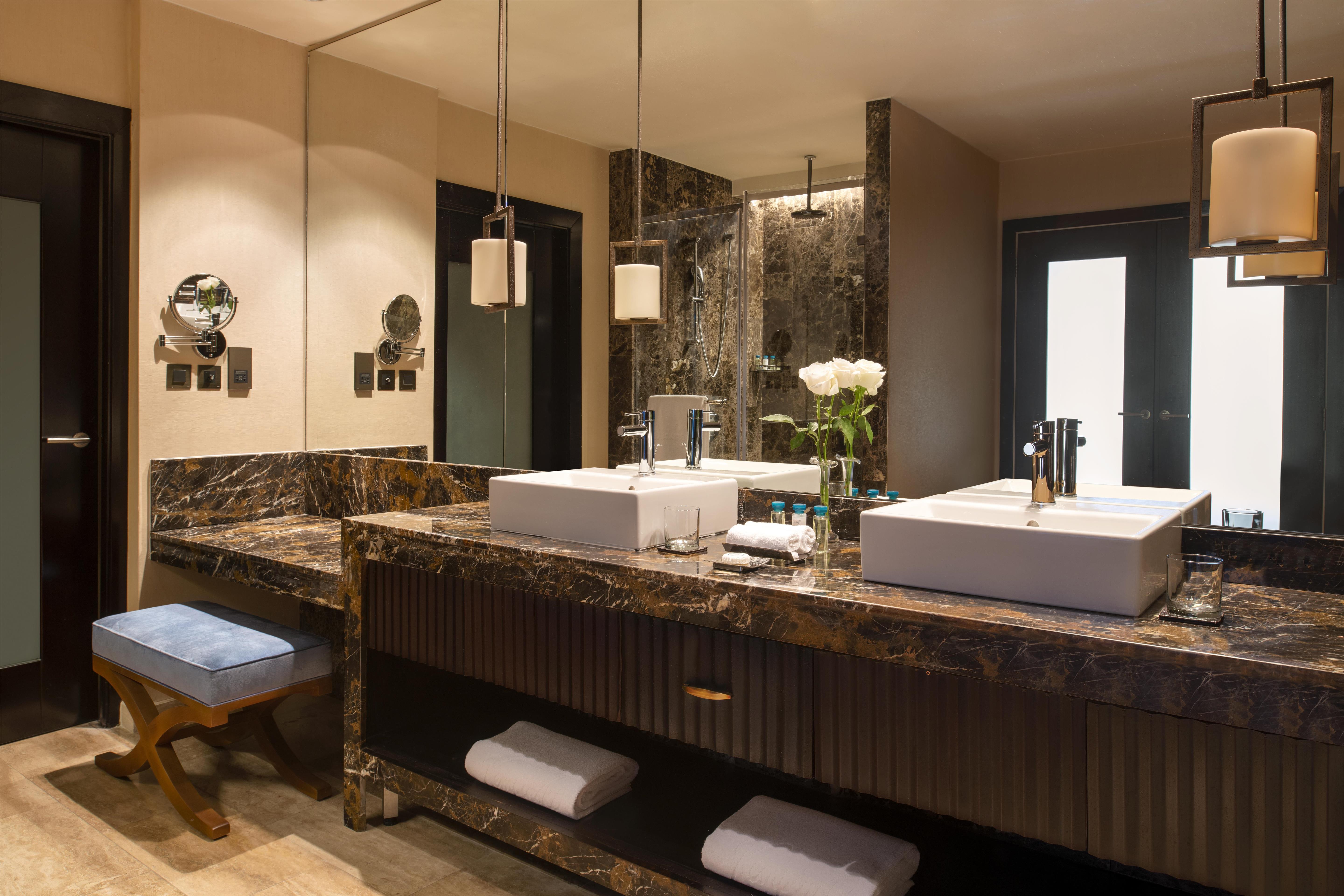 Suite Executive King Bed