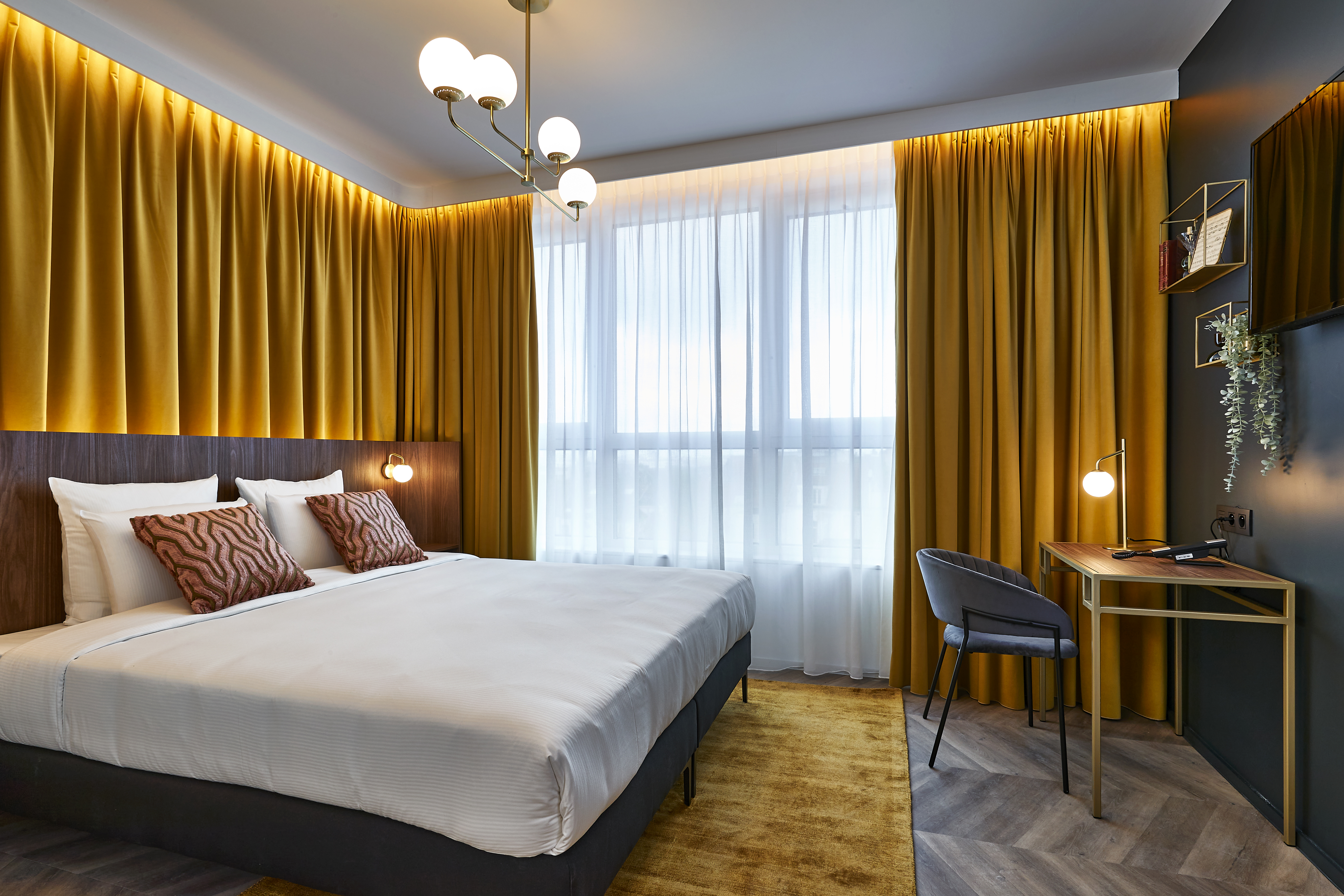 Double or Twin Standard