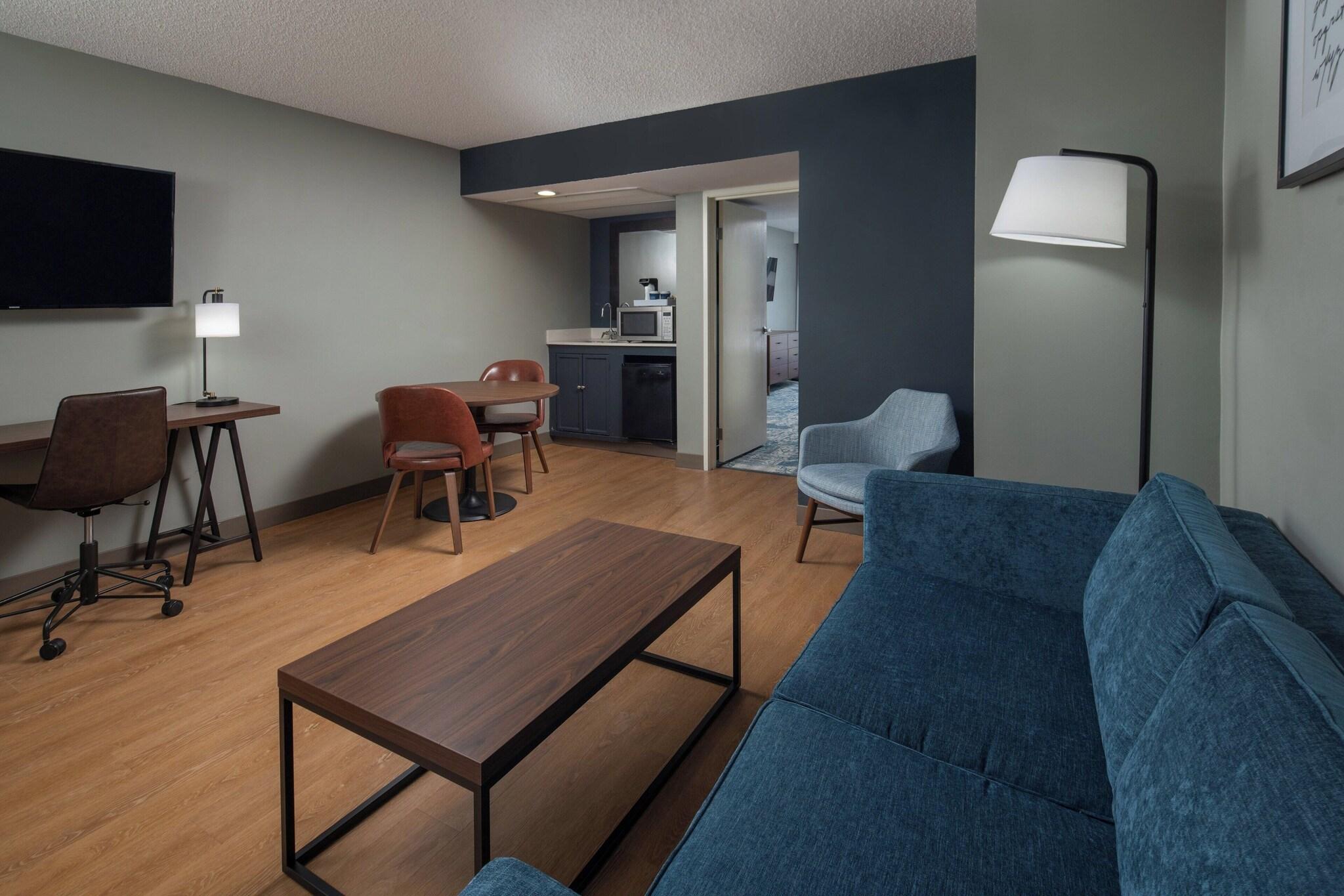 Suite Two Queen Beds One Bedroom