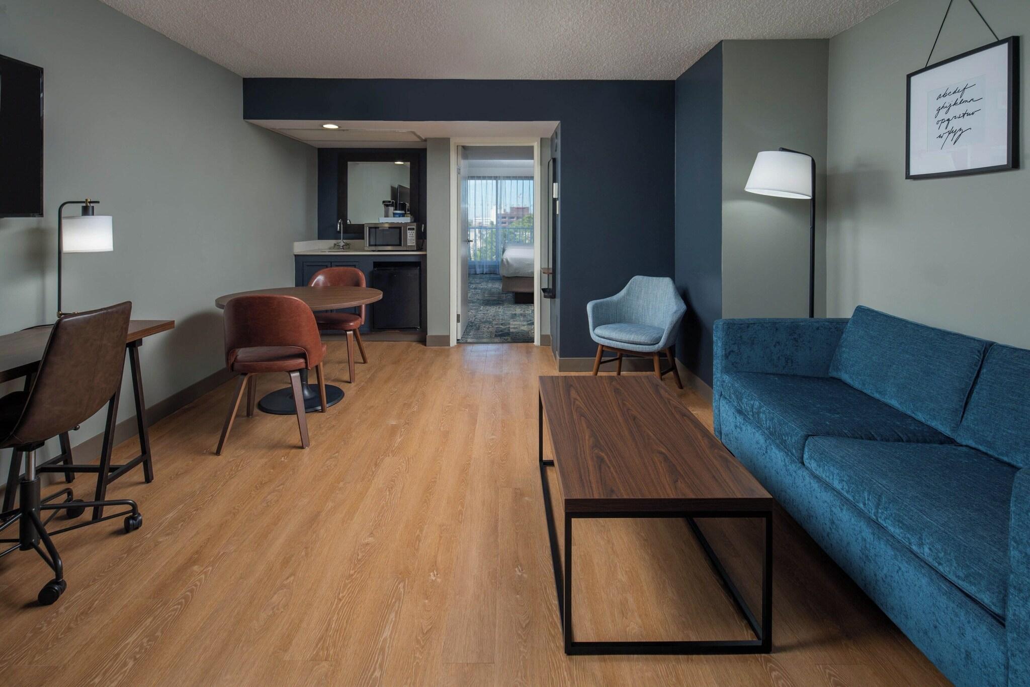 Suite Two Queen Beds One Bedroom