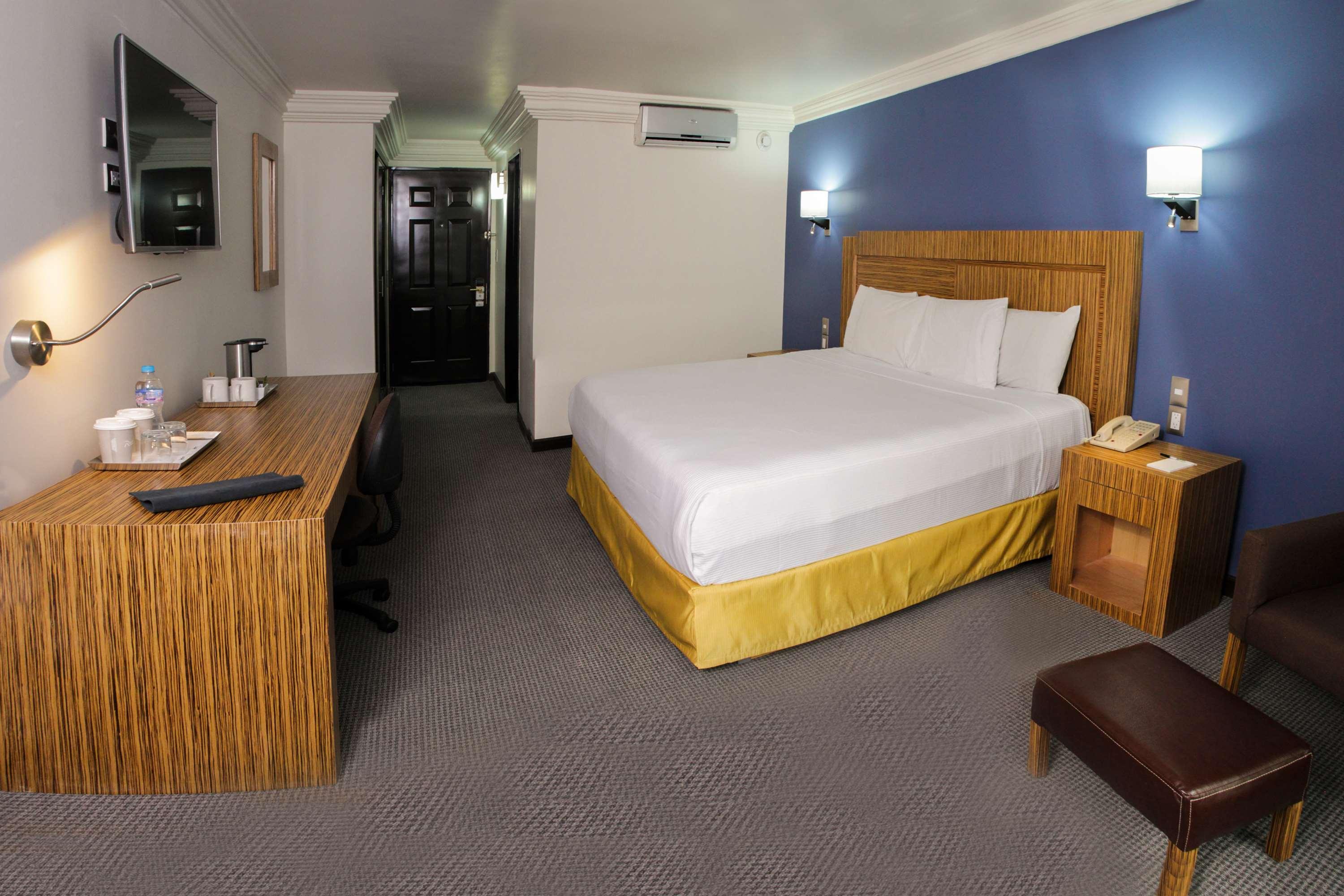 Room Business King Bed