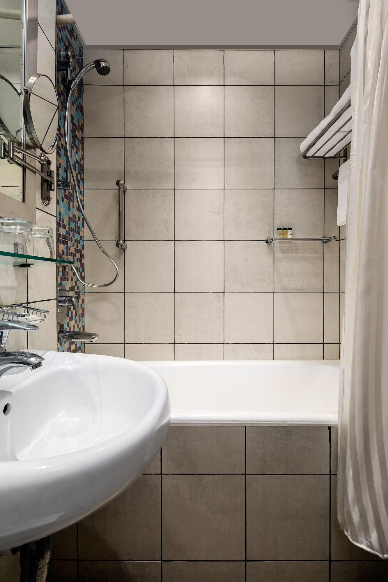 Twin Deluxe with Balcony