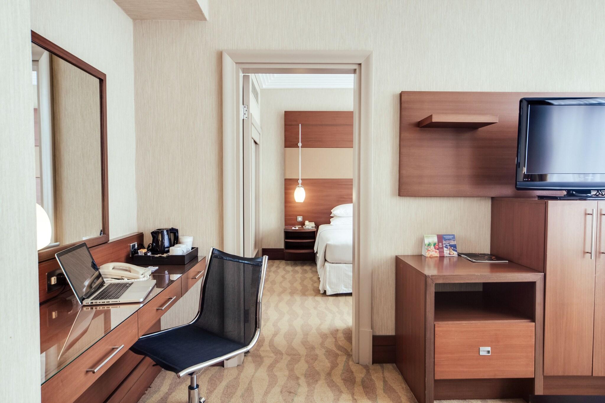 Junior Suite King Bed One Bedroom 