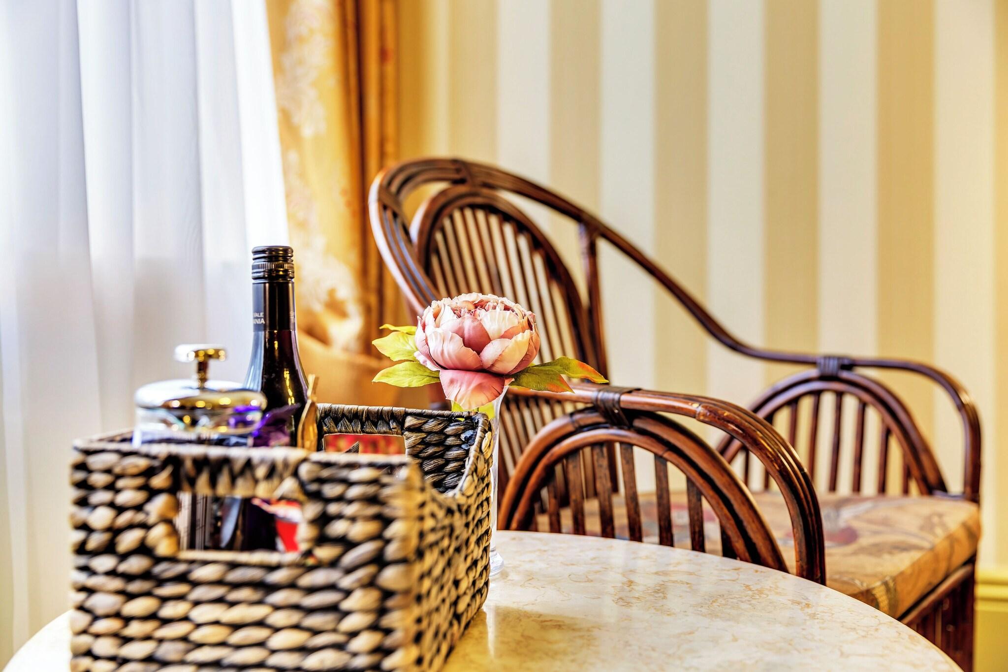 Double Queen Size Bed