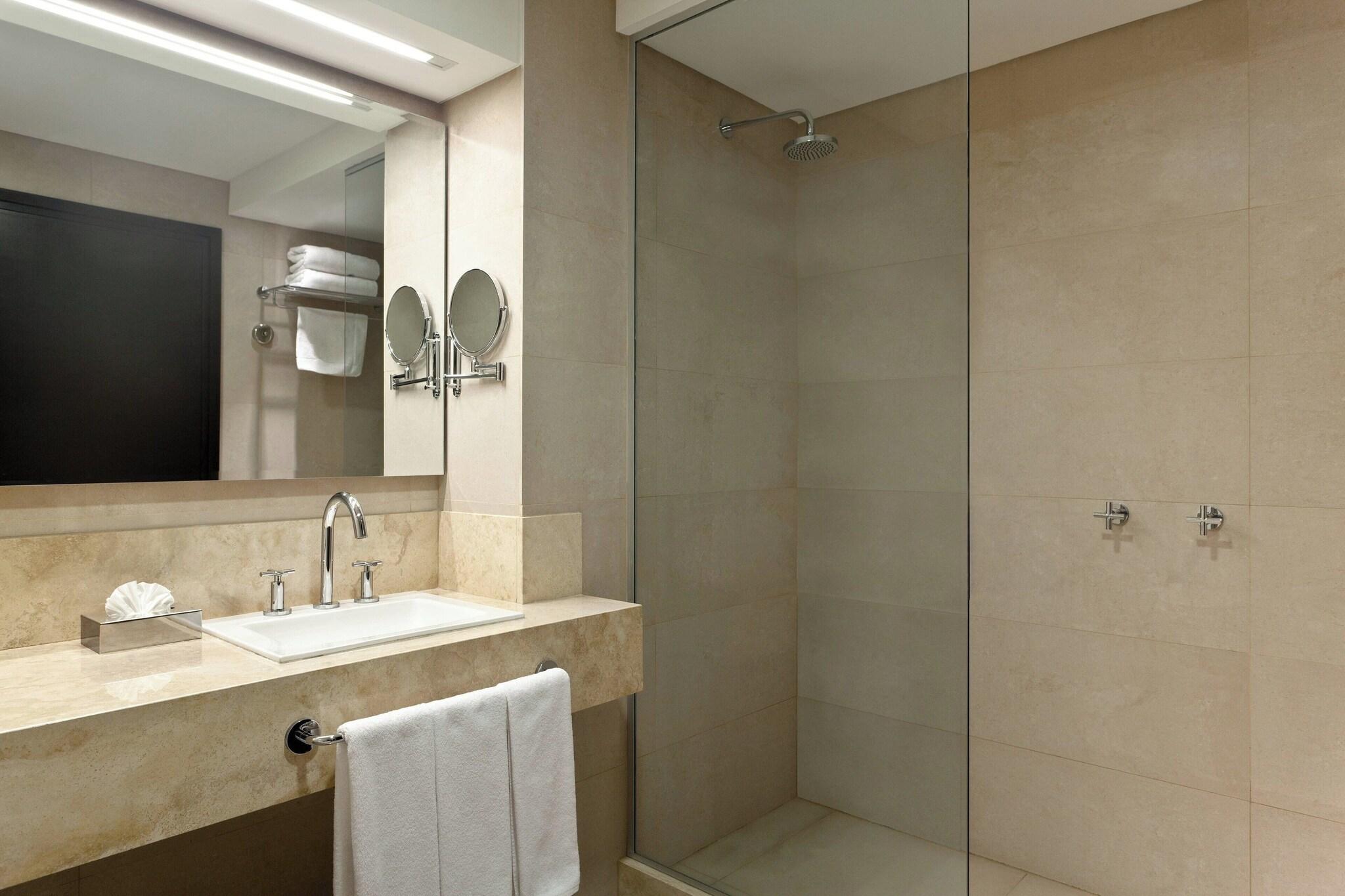 Double Club King Bed