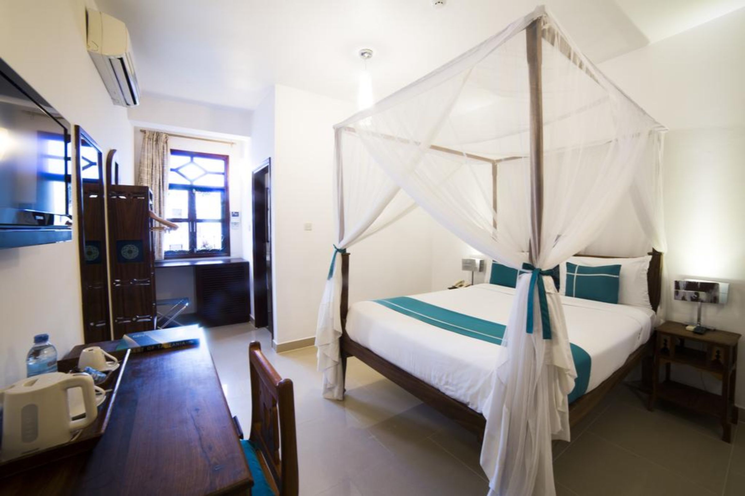 Single Queen Size Bed