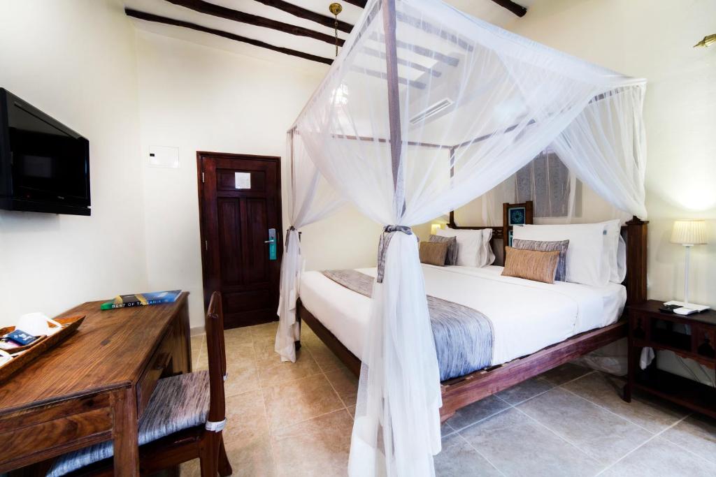 Double Deluxe King Bed