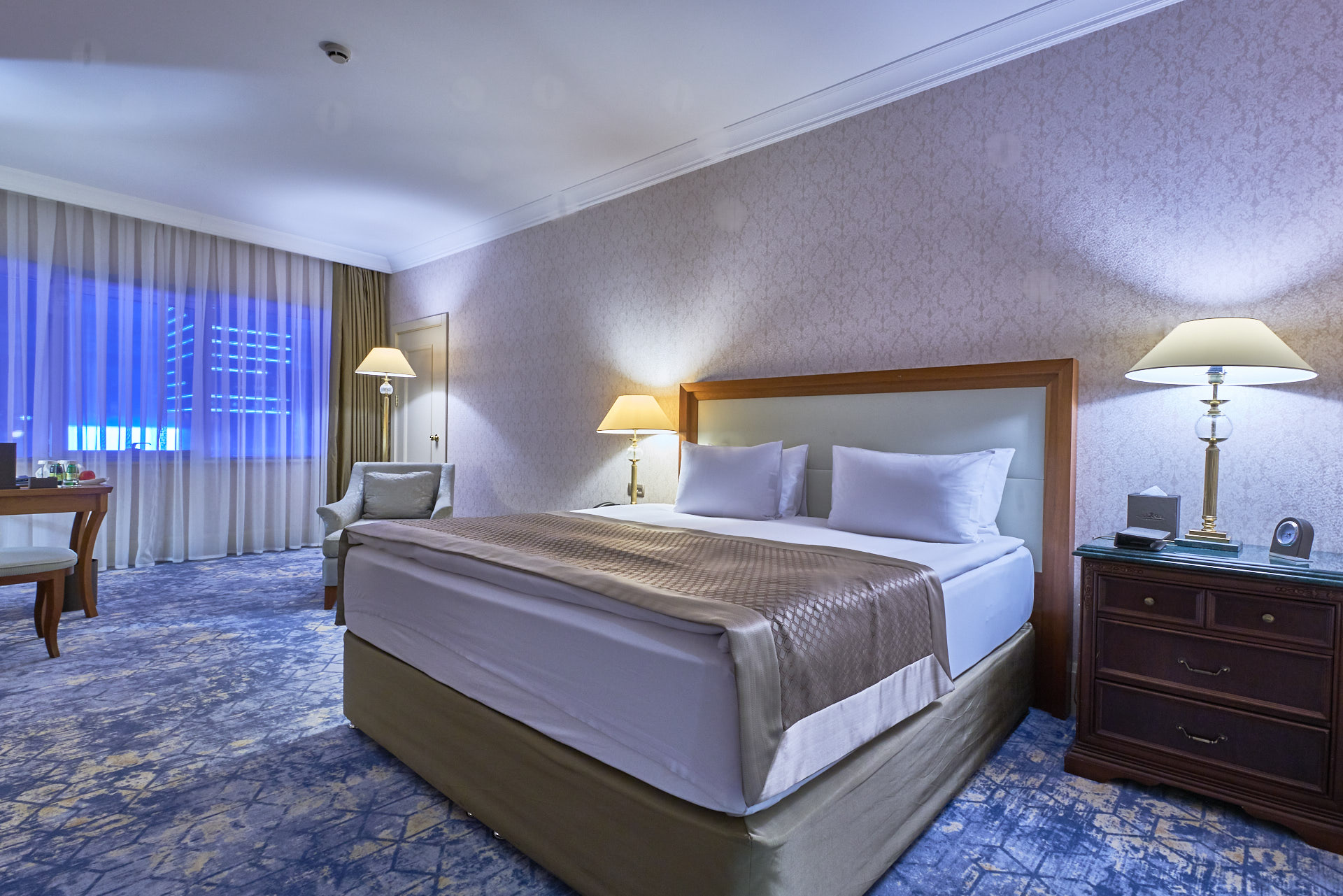 Double Deluxe King Bed