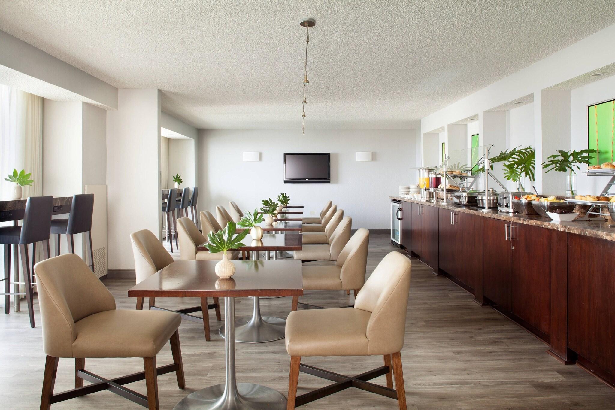 Quadruple Two Queen Beds