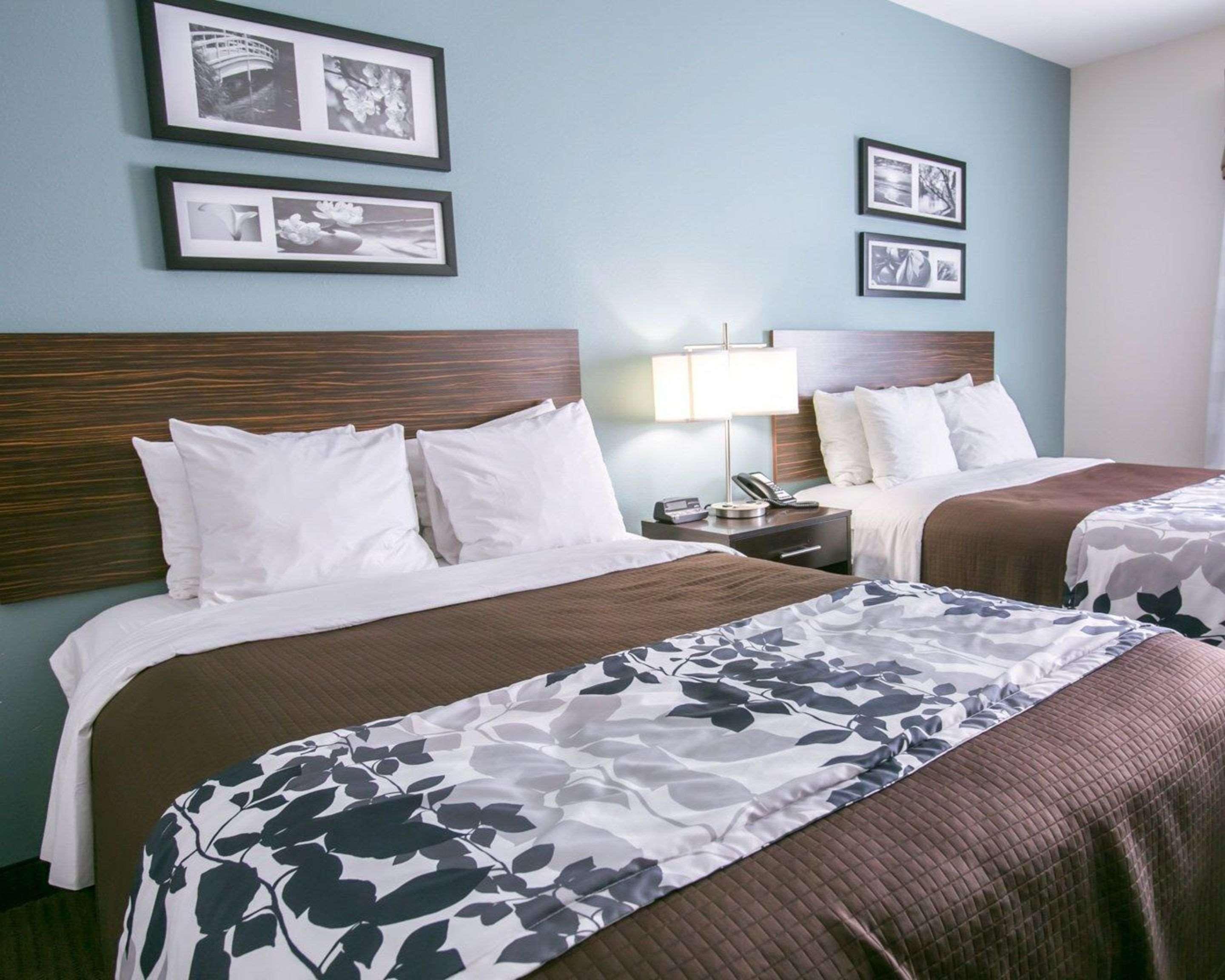 Double Two Queen Beds Non Smoking