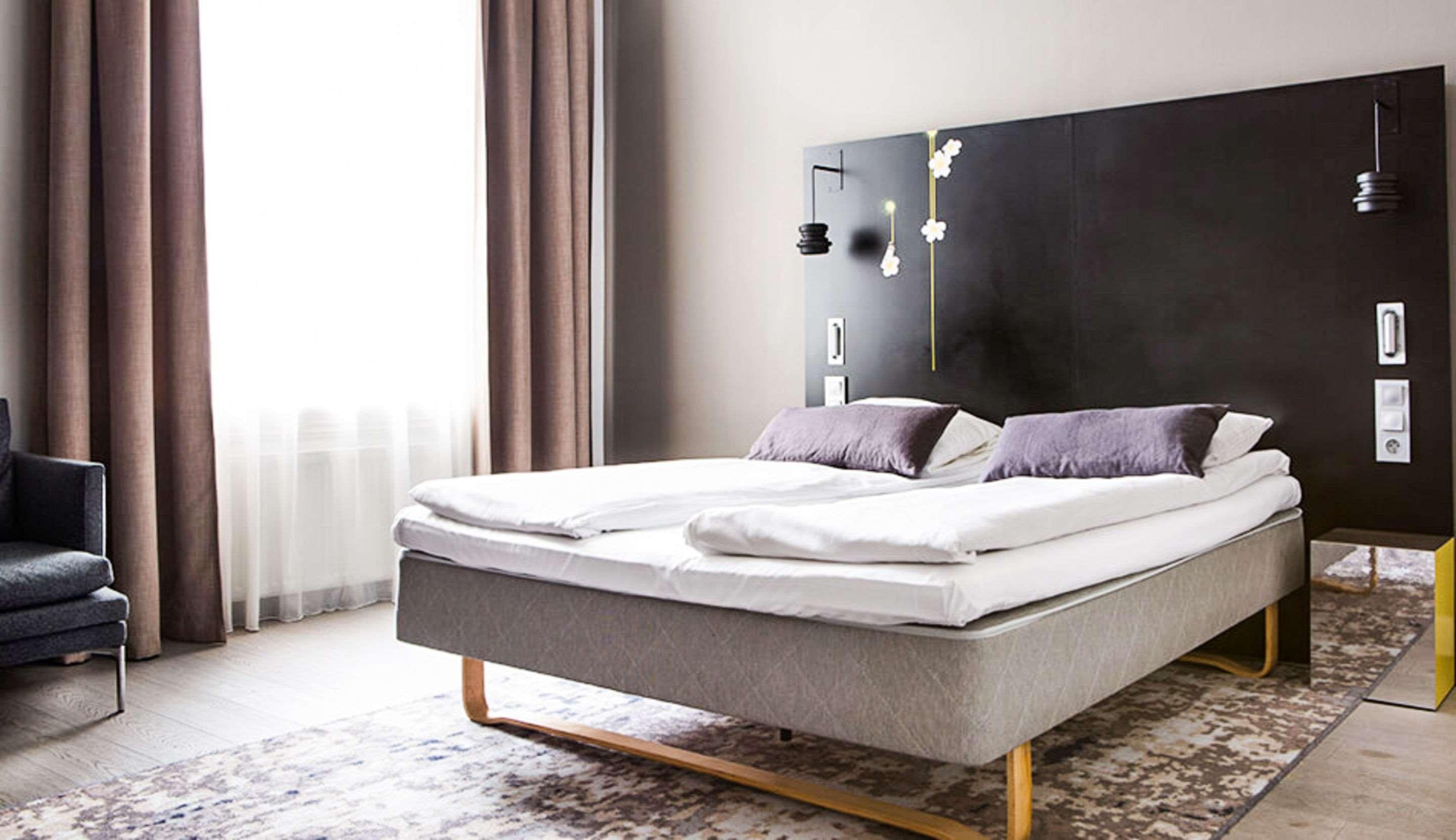 Double or Twin Standard