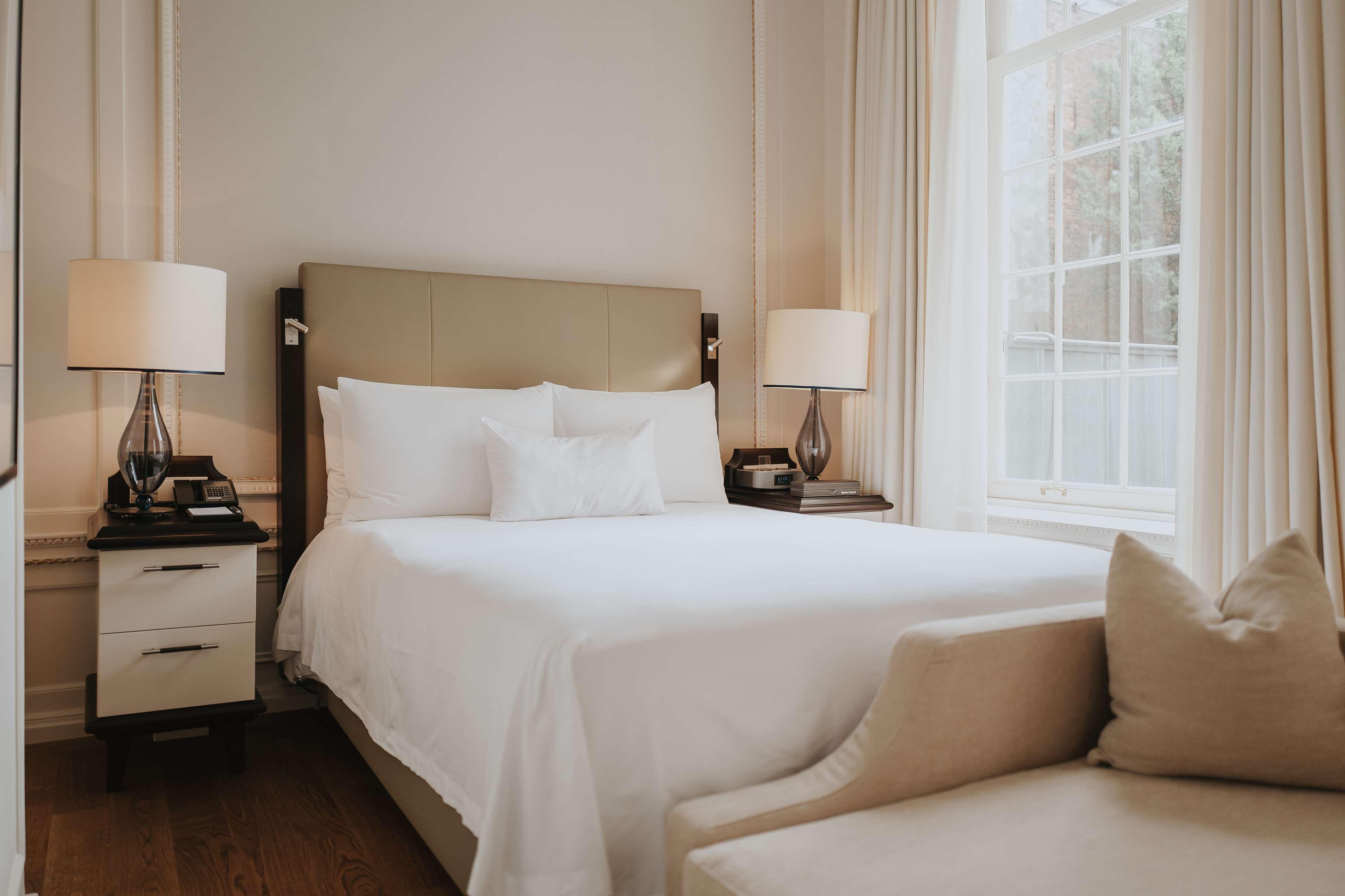 Double Deluxe Queen Bed