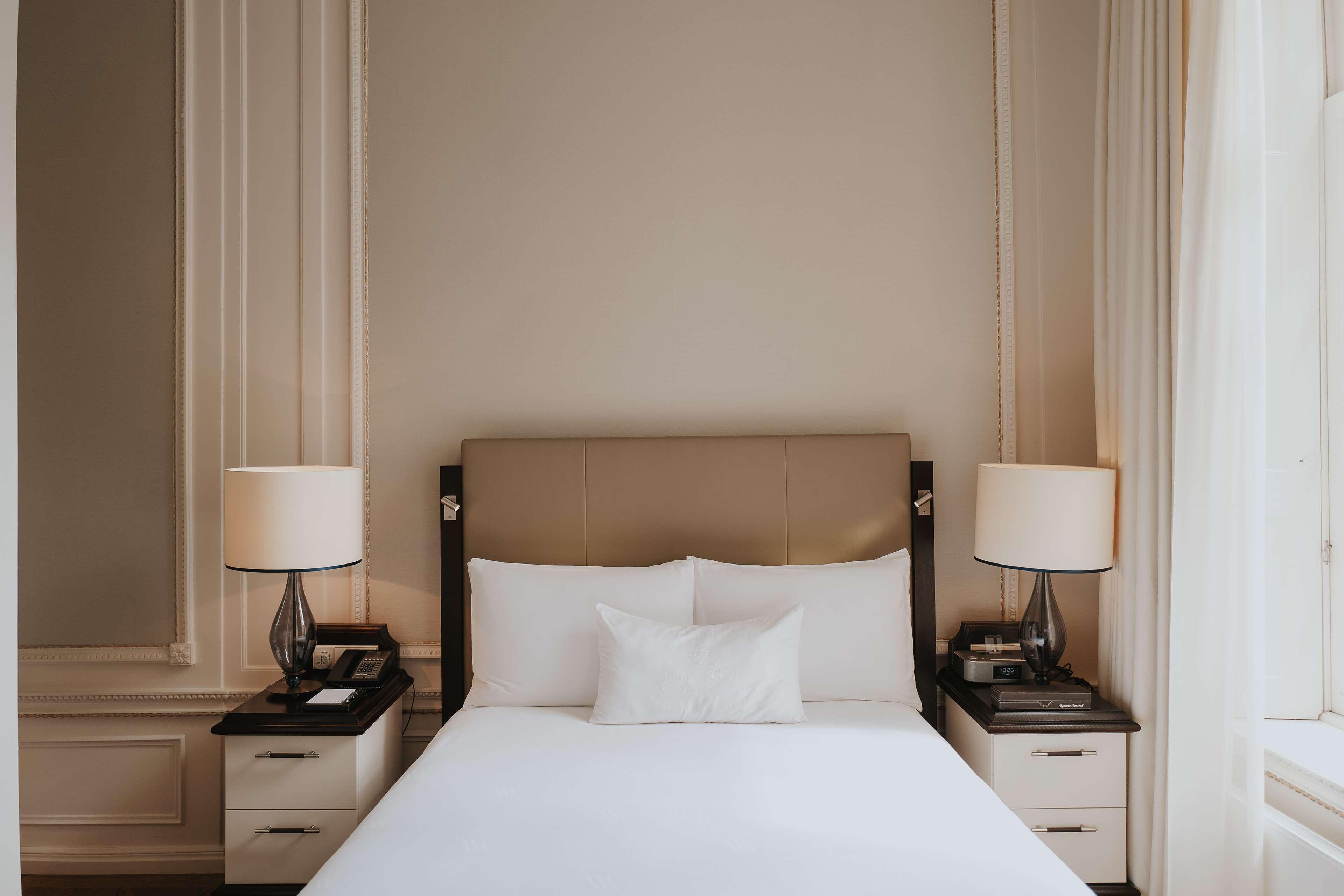 Double Deluxe Queen Bed