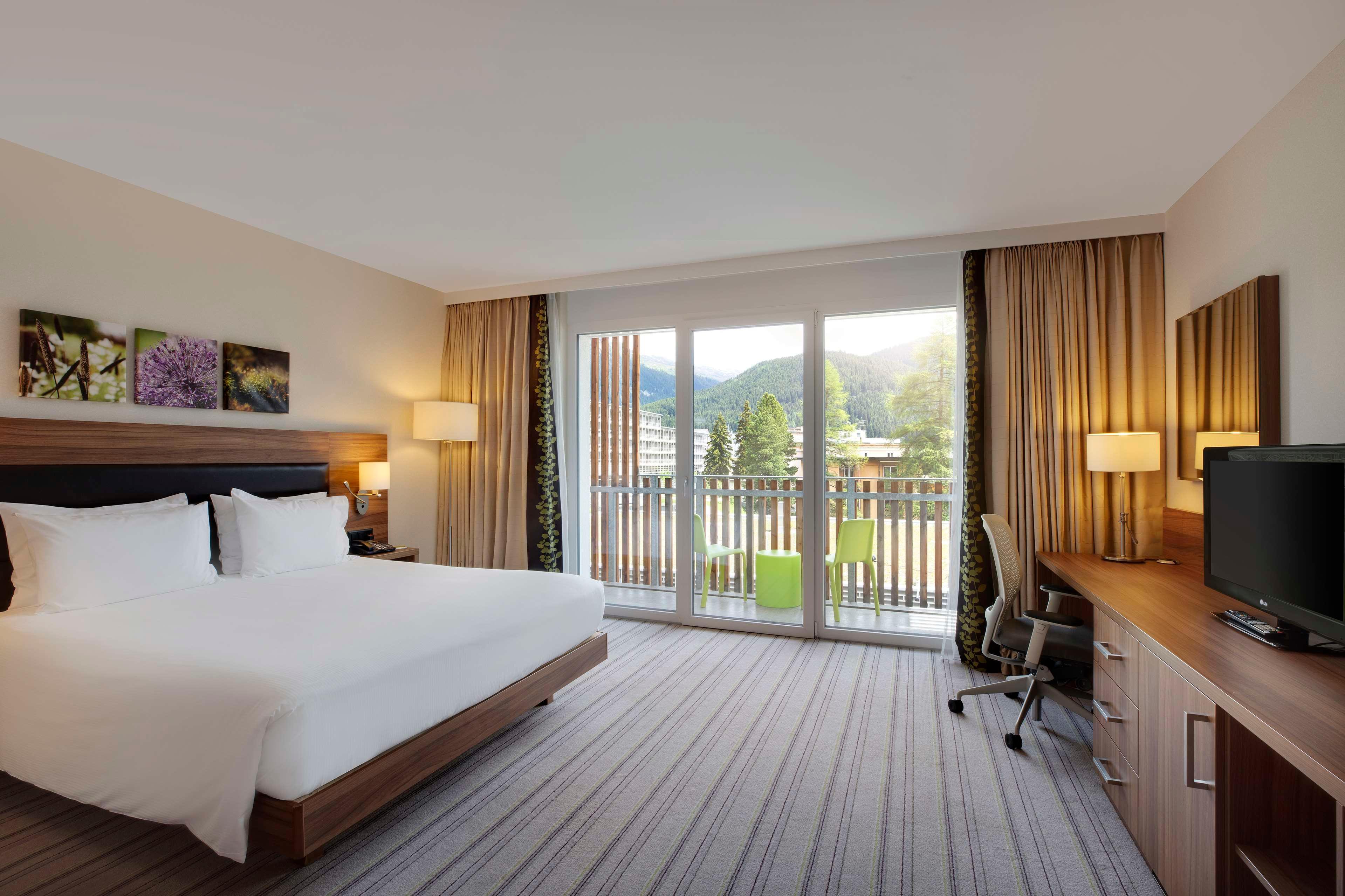 Family Room Accessible King Size Bed