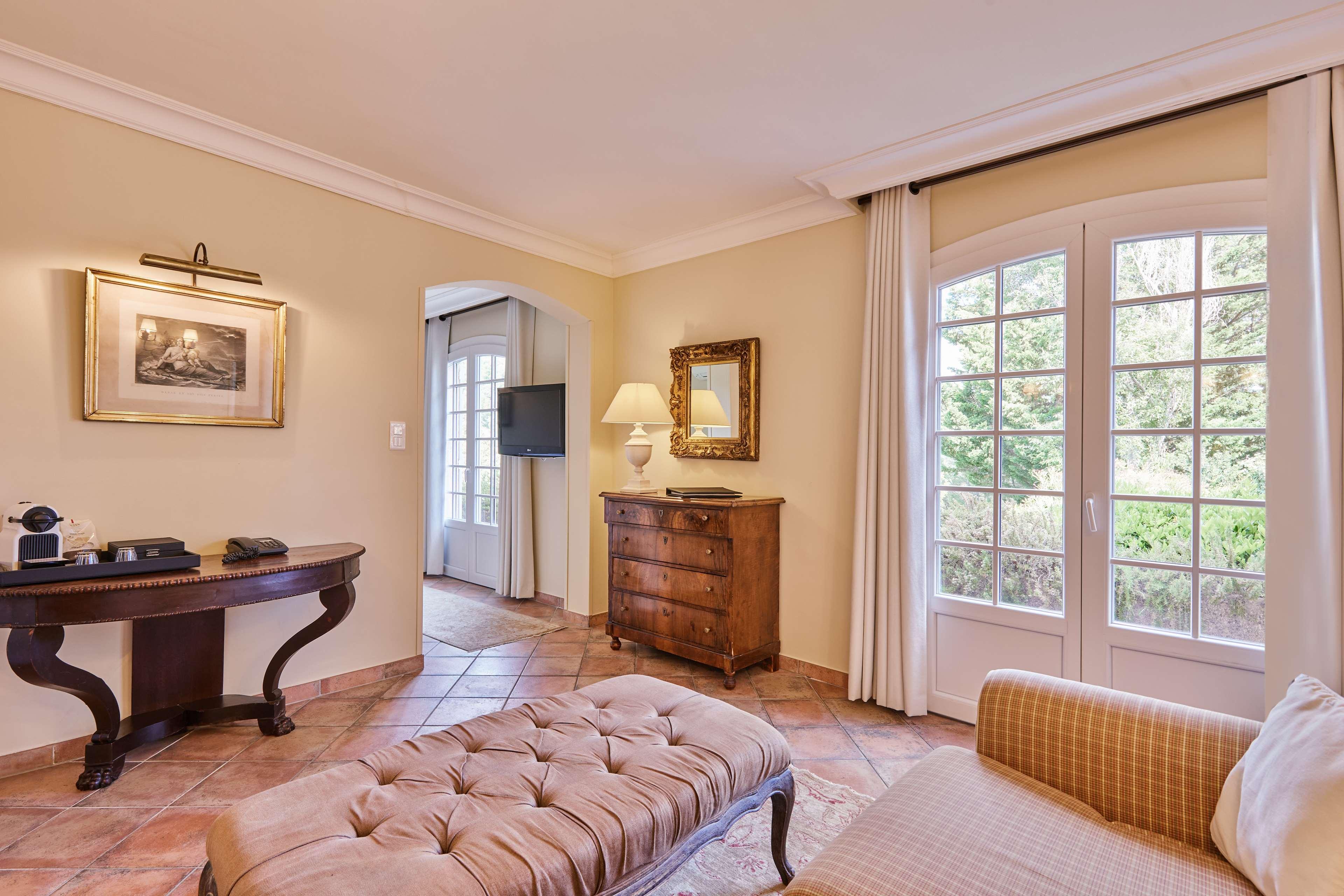 Junior Suite King Size Bed